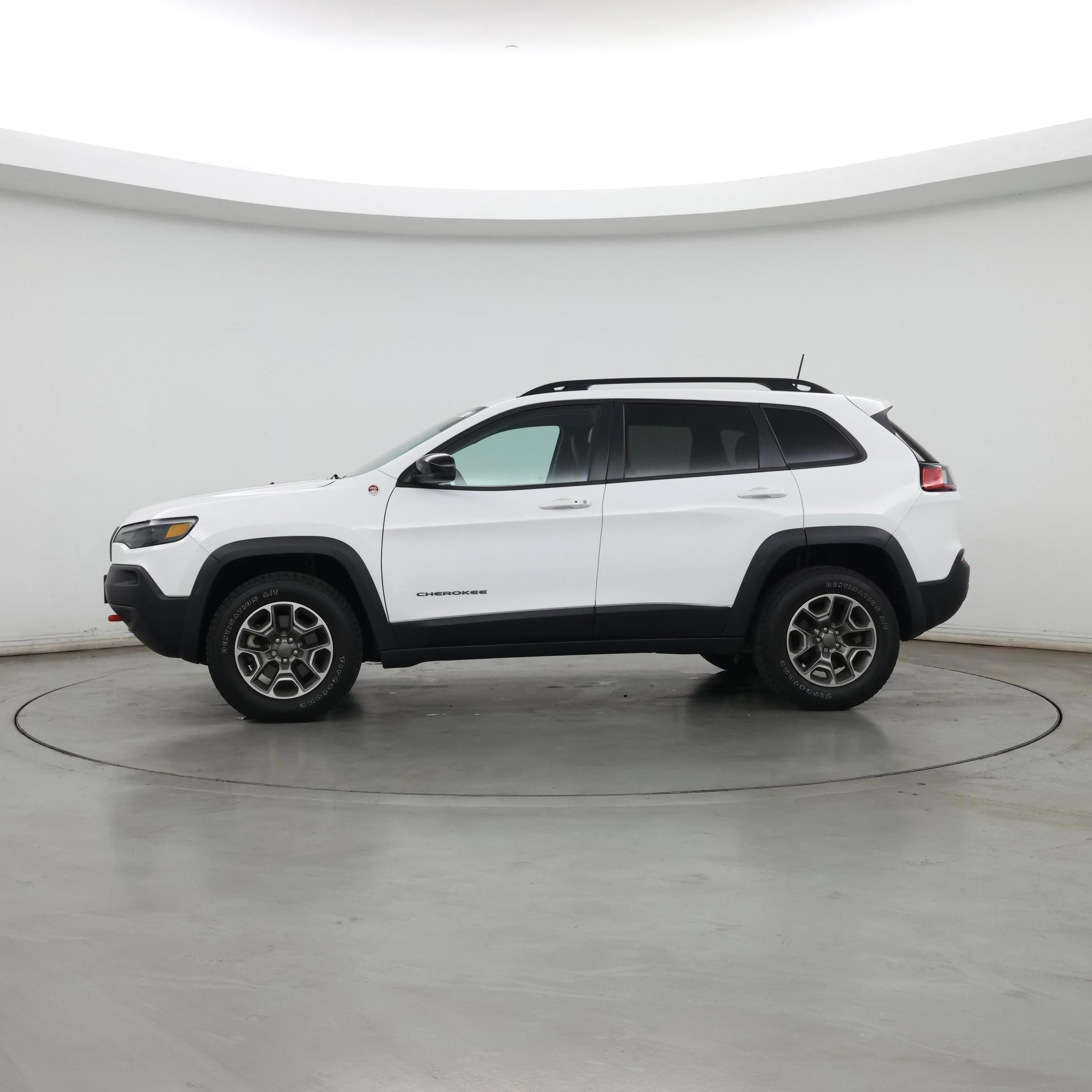 Thumbnail: 2022 Jeep Cherokee - 3