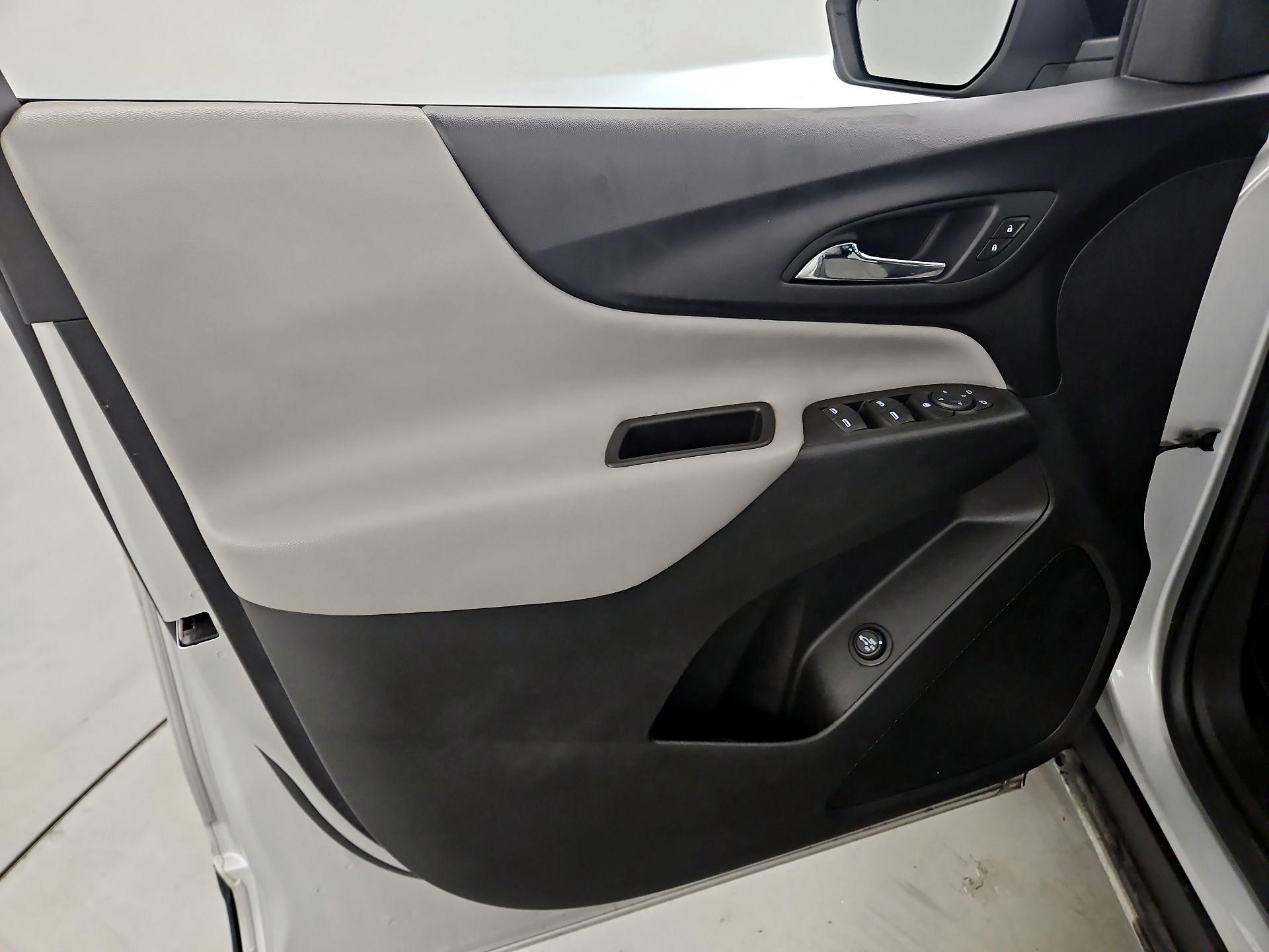 Thumbnail: 2021 Chevrolet Equinox - 12