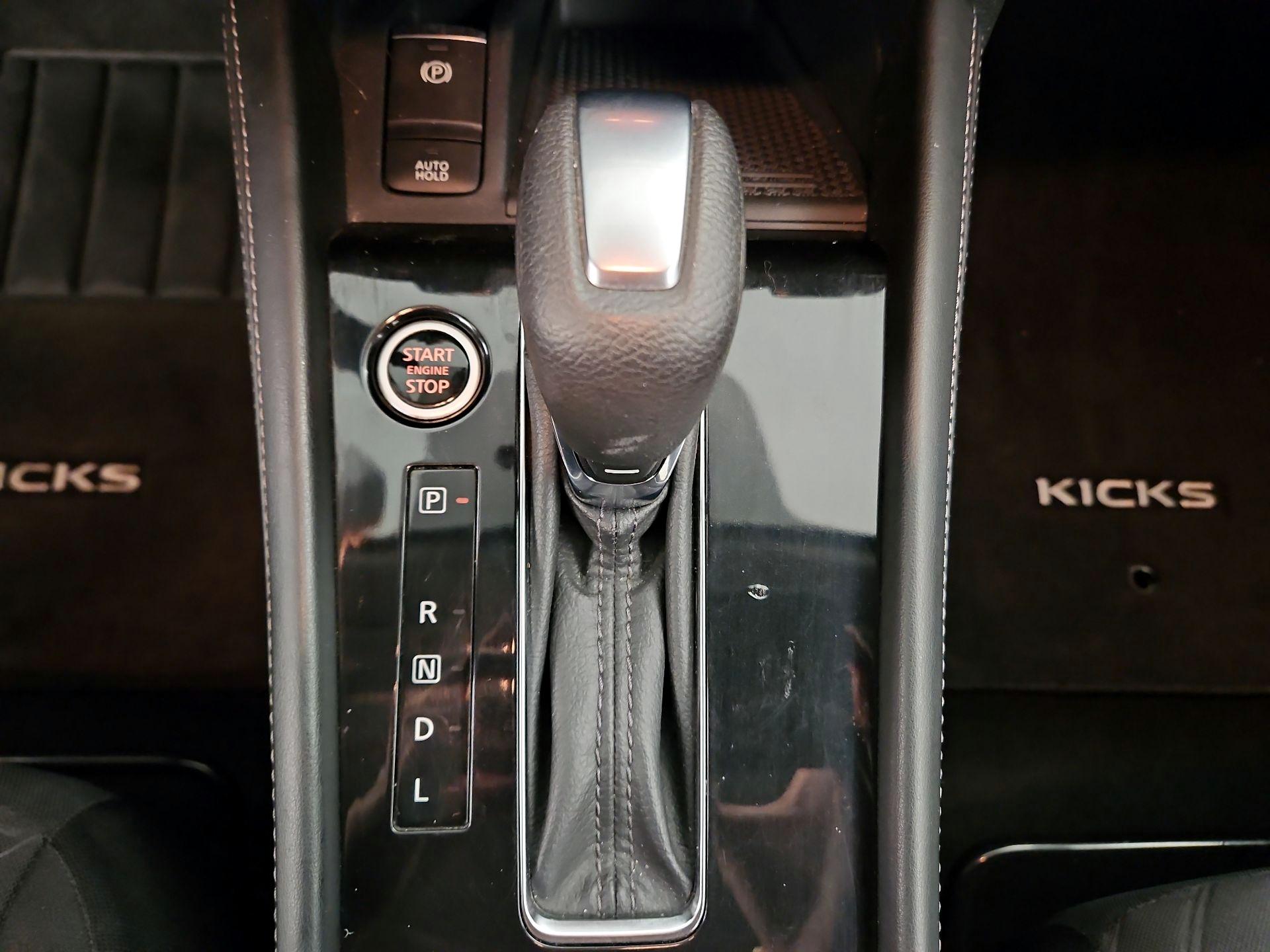 Thumbnail: 2021 Nissan Kicks - 16