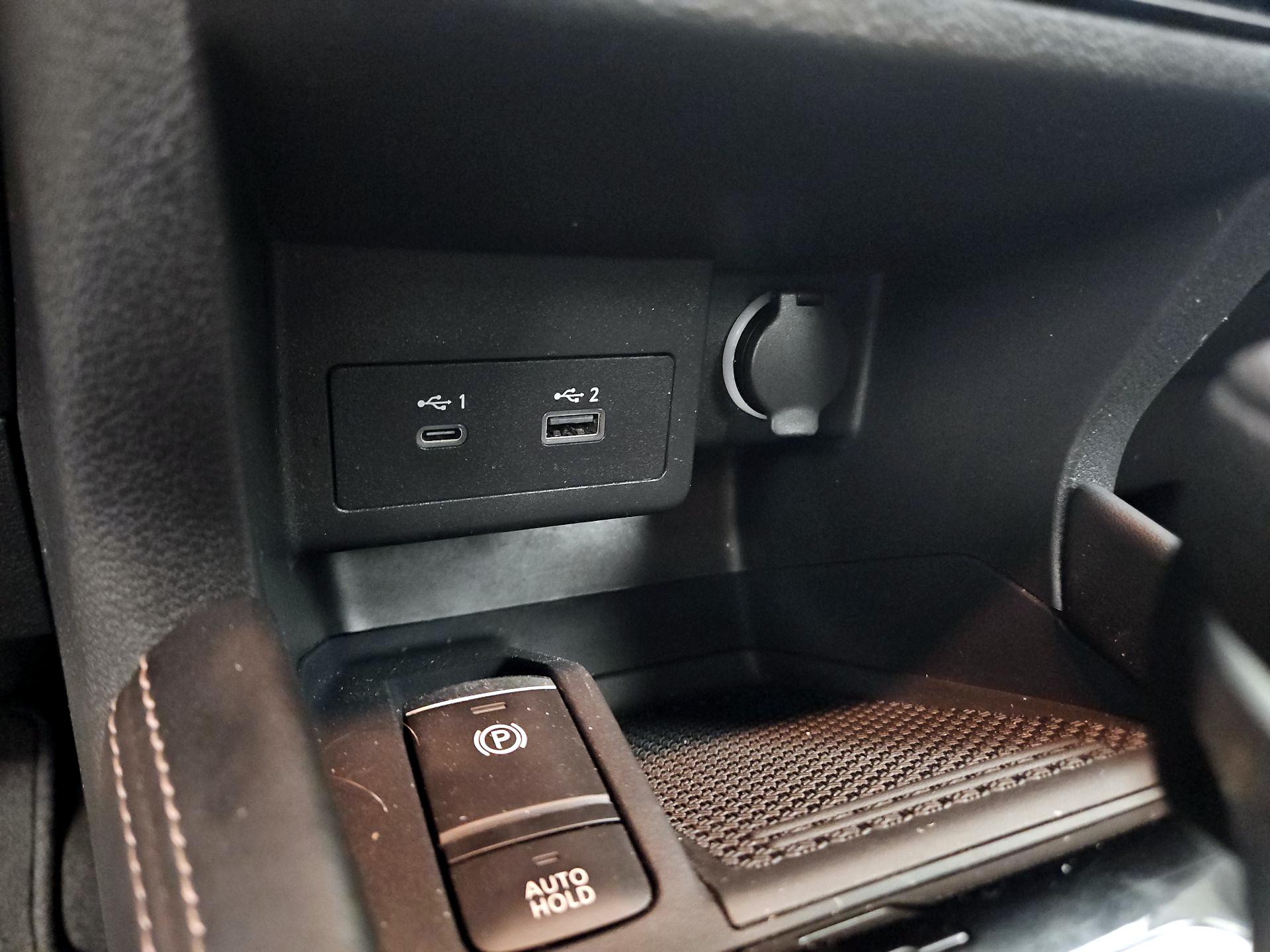 Thumbnail: 2021 Nissan Kicks - 17