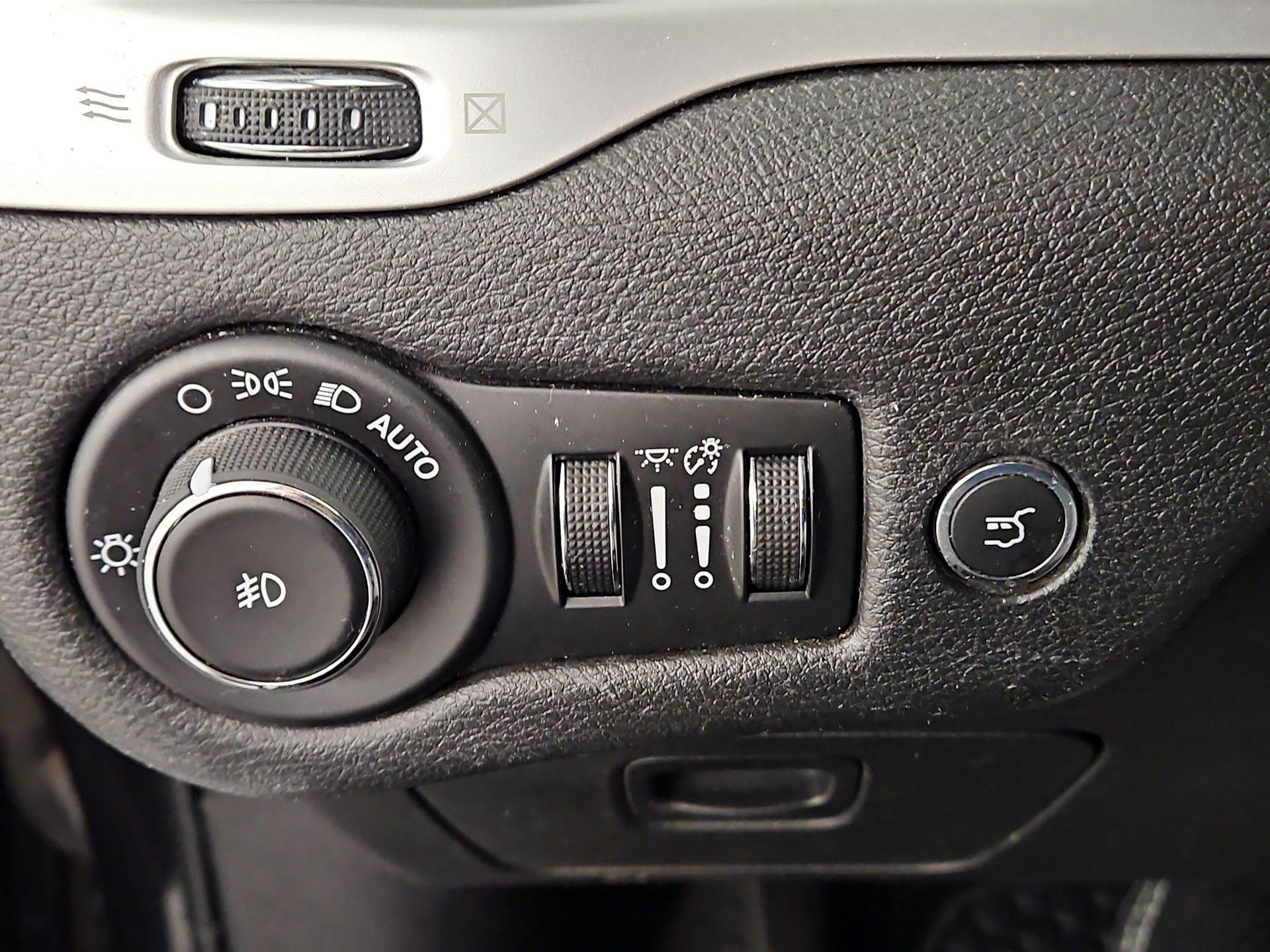 Thumbnail: 2014 Jeep Cherokee - 13