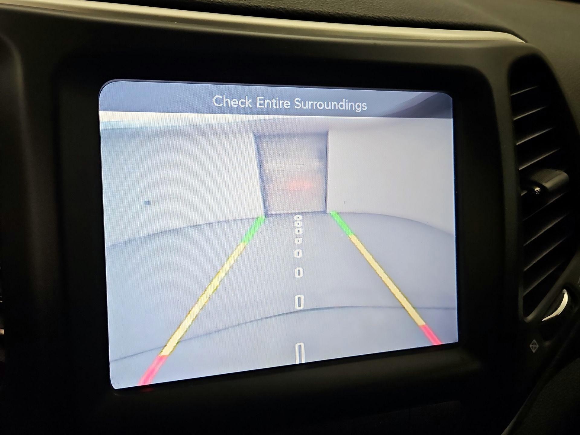 Thumbnail: 2014 Jeep Cherokee - 15