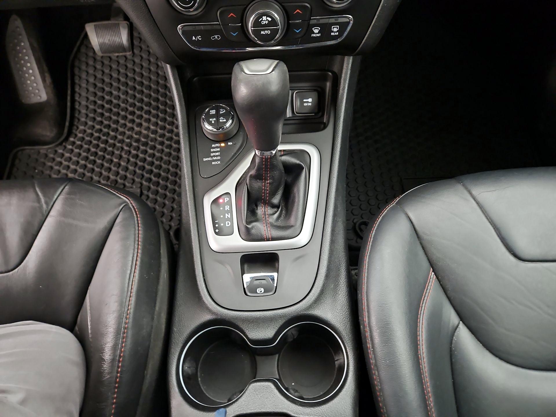 Thumbnail: 2014 Jeep Cherokee - 18