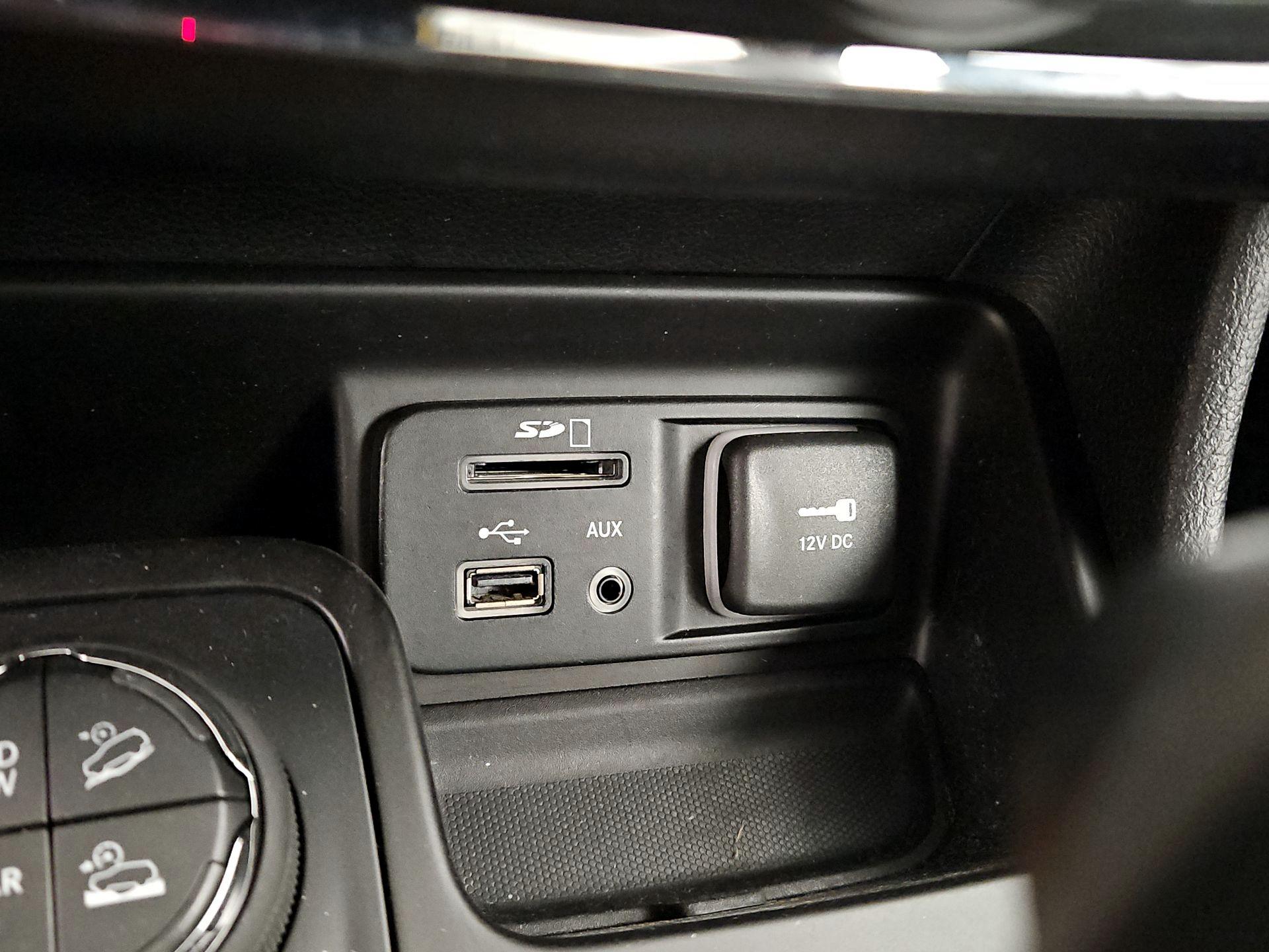 Thumbnail: 2014 Jeep Cherokee - 19