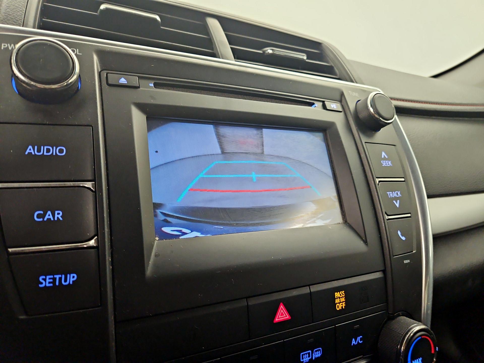 Thumbnail: 2016 Toyota Camry - 14