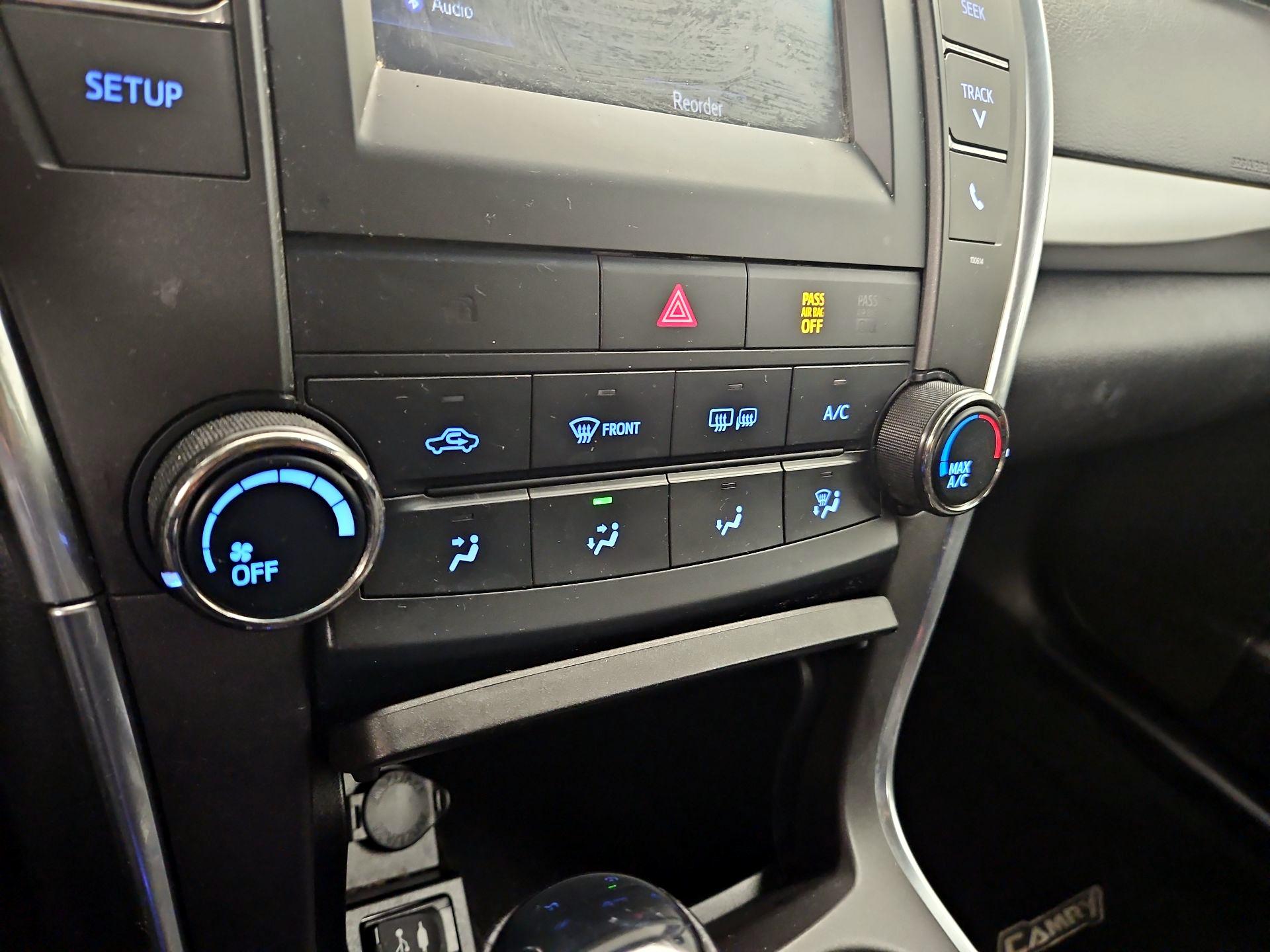 Thumbnail: 2016 Toyota Camry - 16