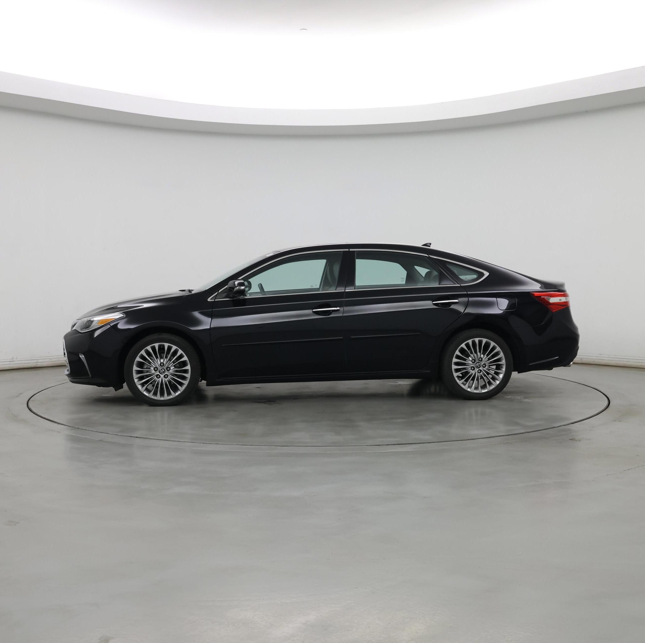 Thumbnail: 2017 Toyota Avalon - 3