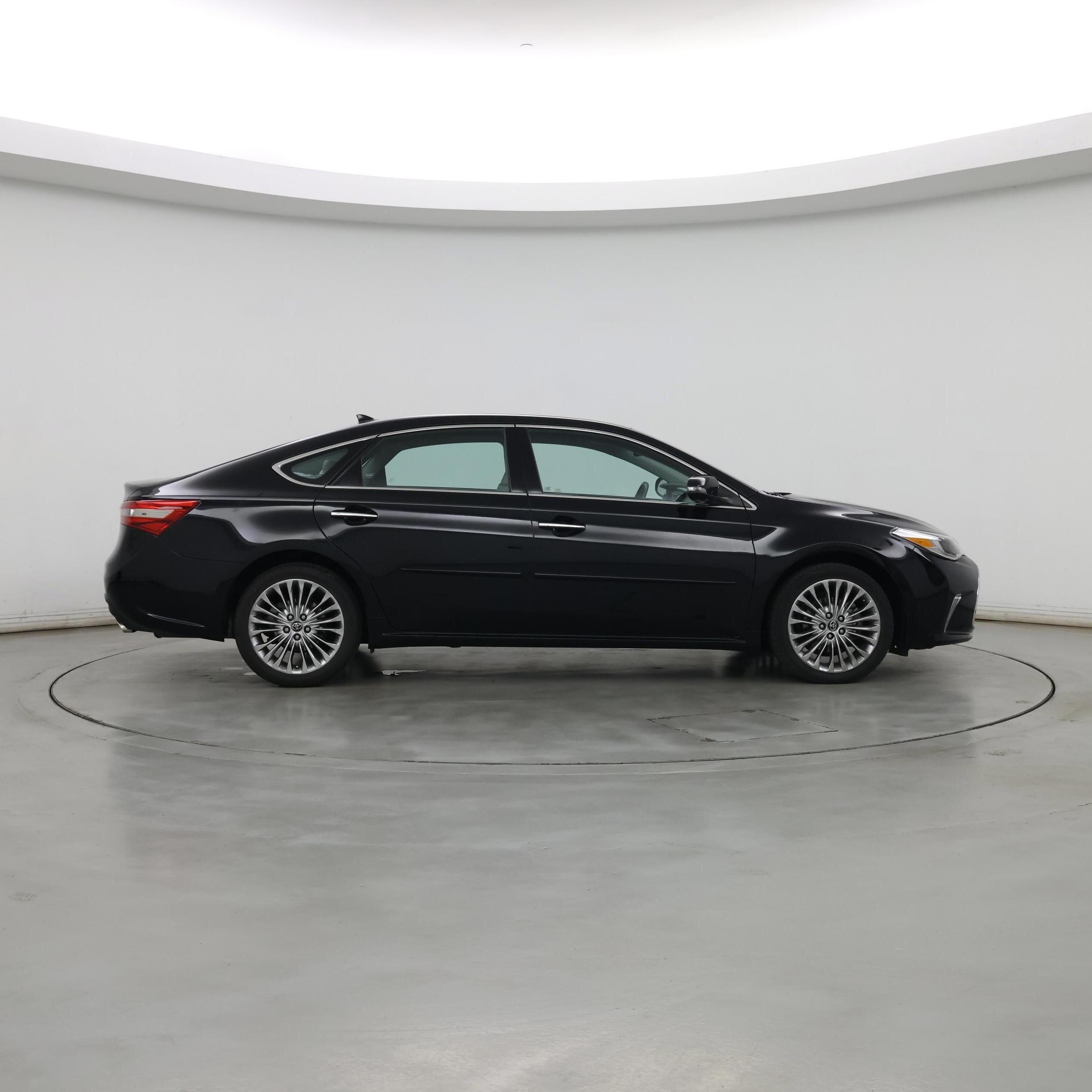 Thumbnail: 2017 Toyota Avalon - 7