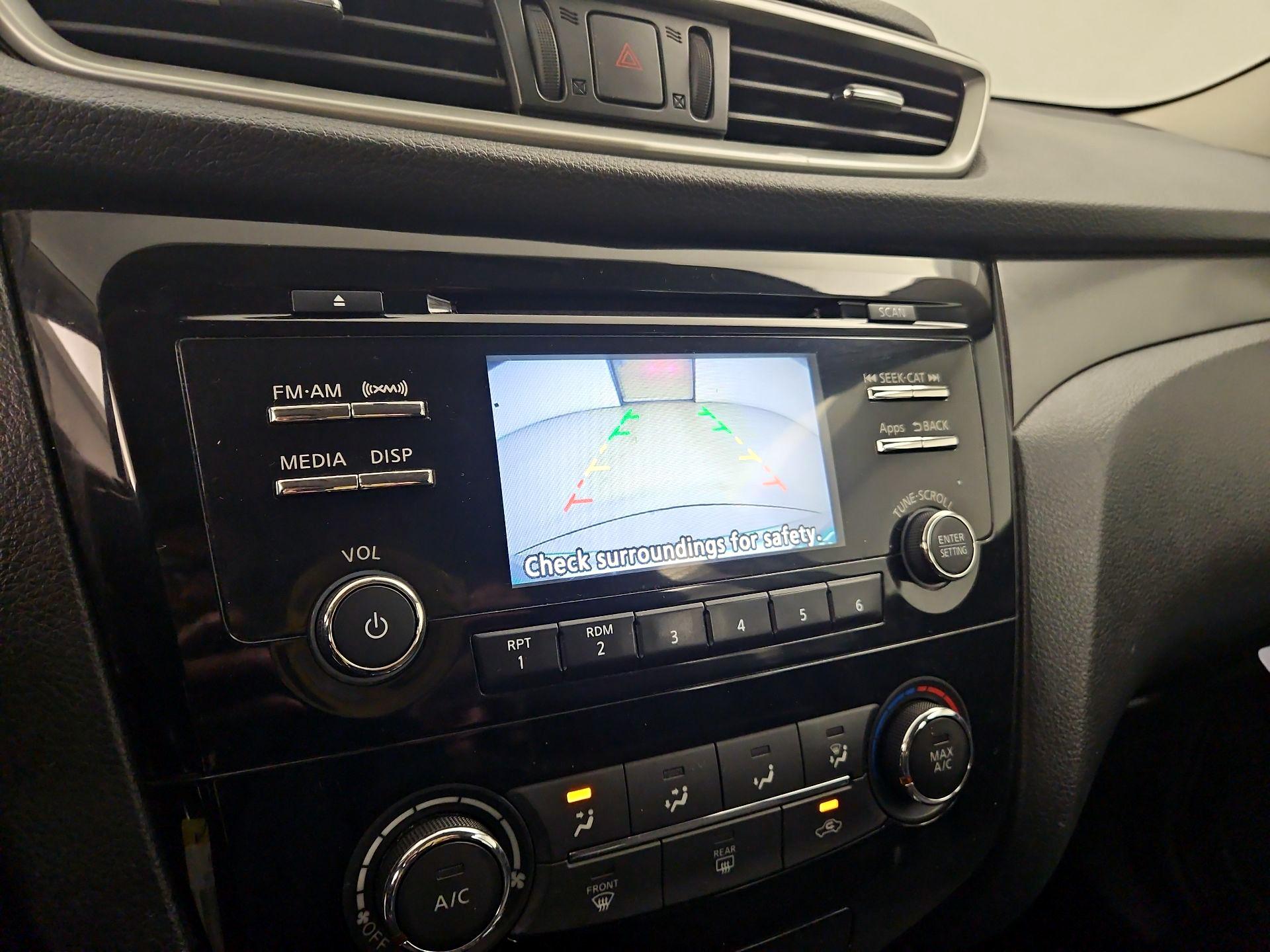 Thumbnail: 2016 Nissan Rogue - 14