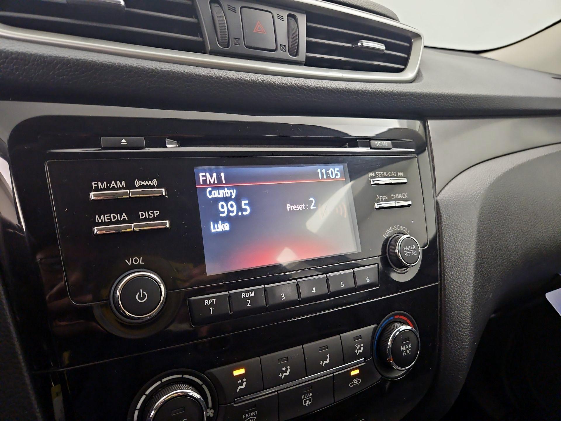 Thumbnail: 2016 Nissan Rogue - 15