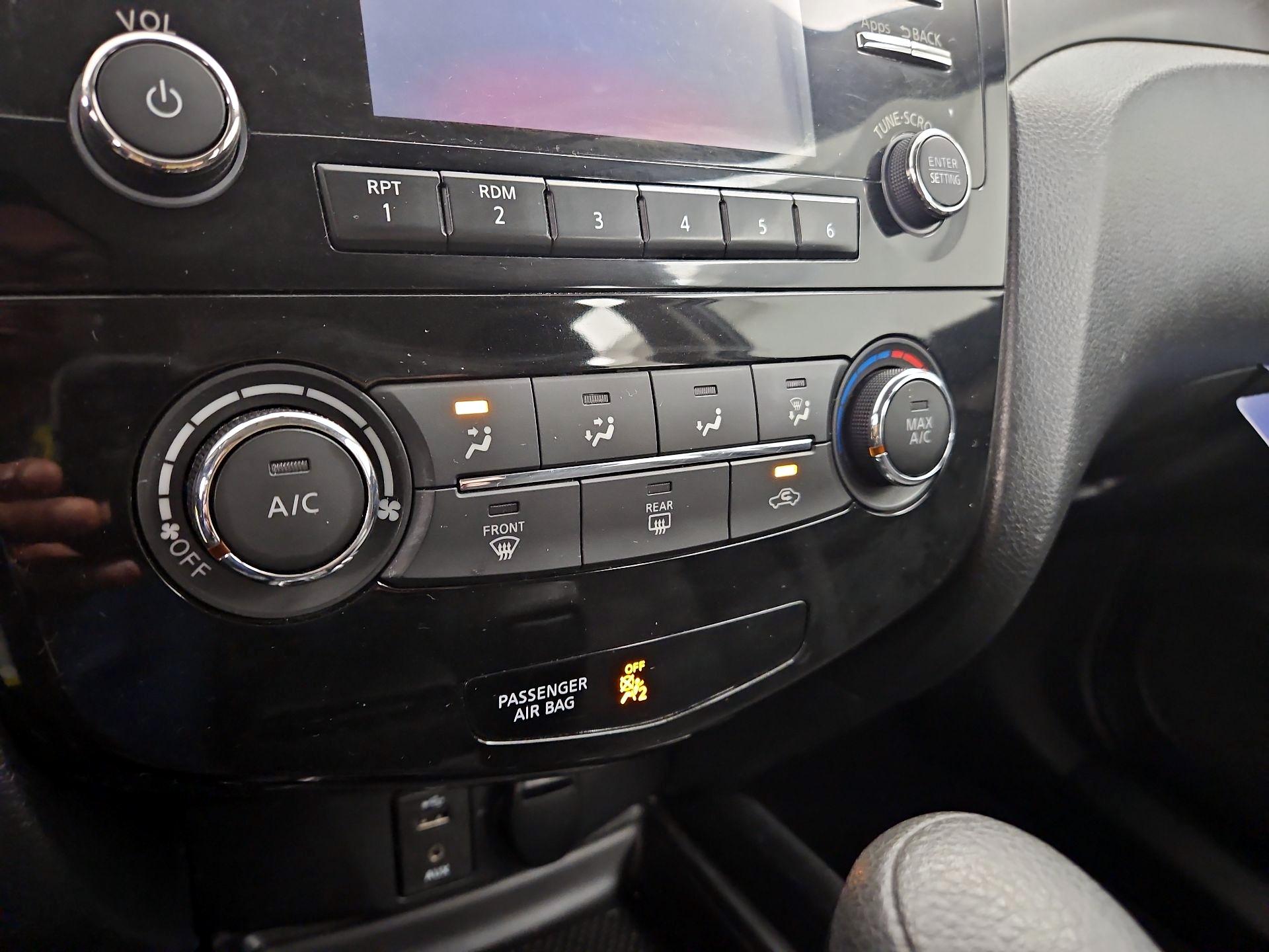 Thumbnail: 2016 Nissan Rogue - 16