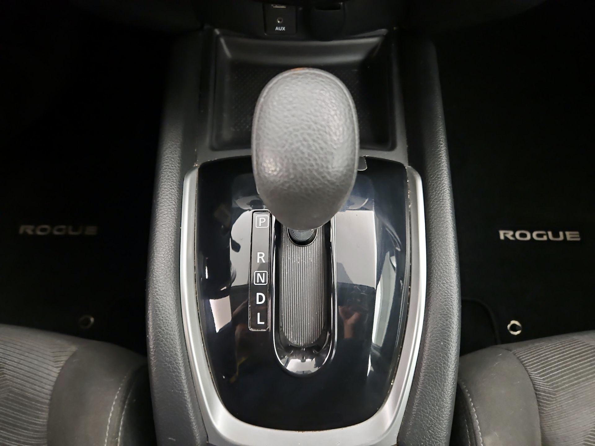 Thumbnail: 2016 Nissan Rogue - 17