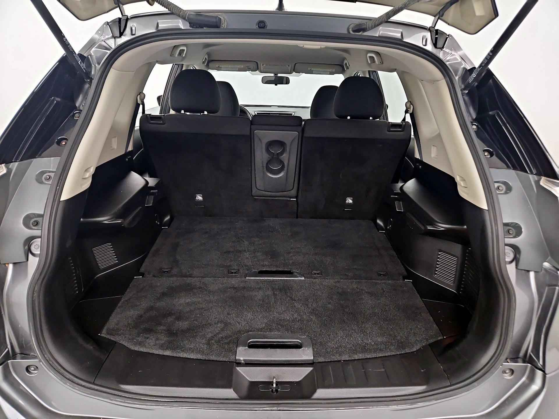 Thumbnail: 2016 Nissan Rogue - 20