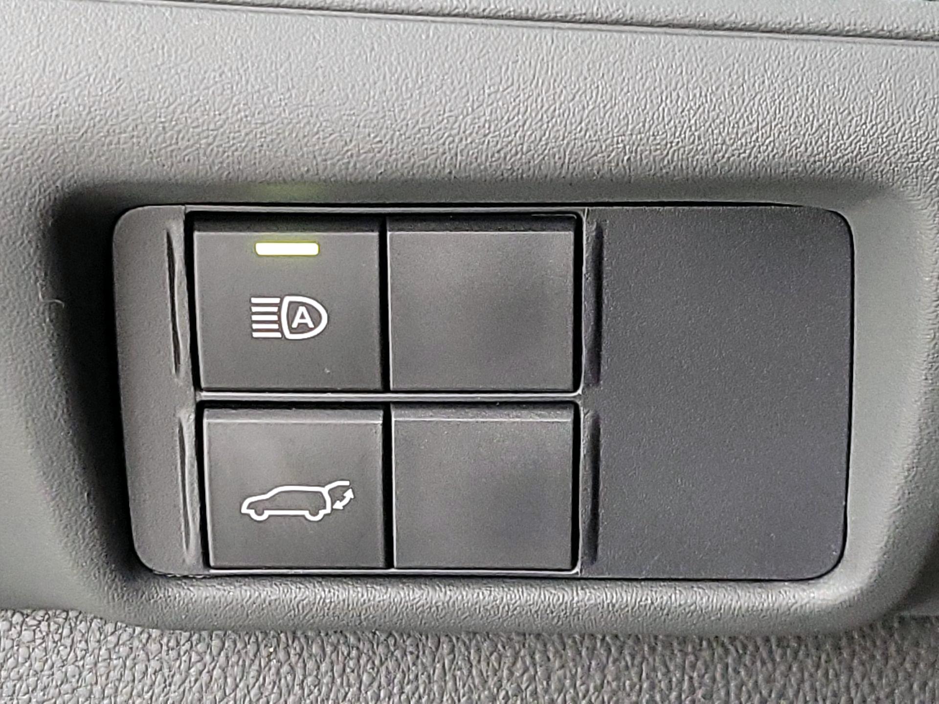 Thumbnail: 2021 Toyota Highlander - 13