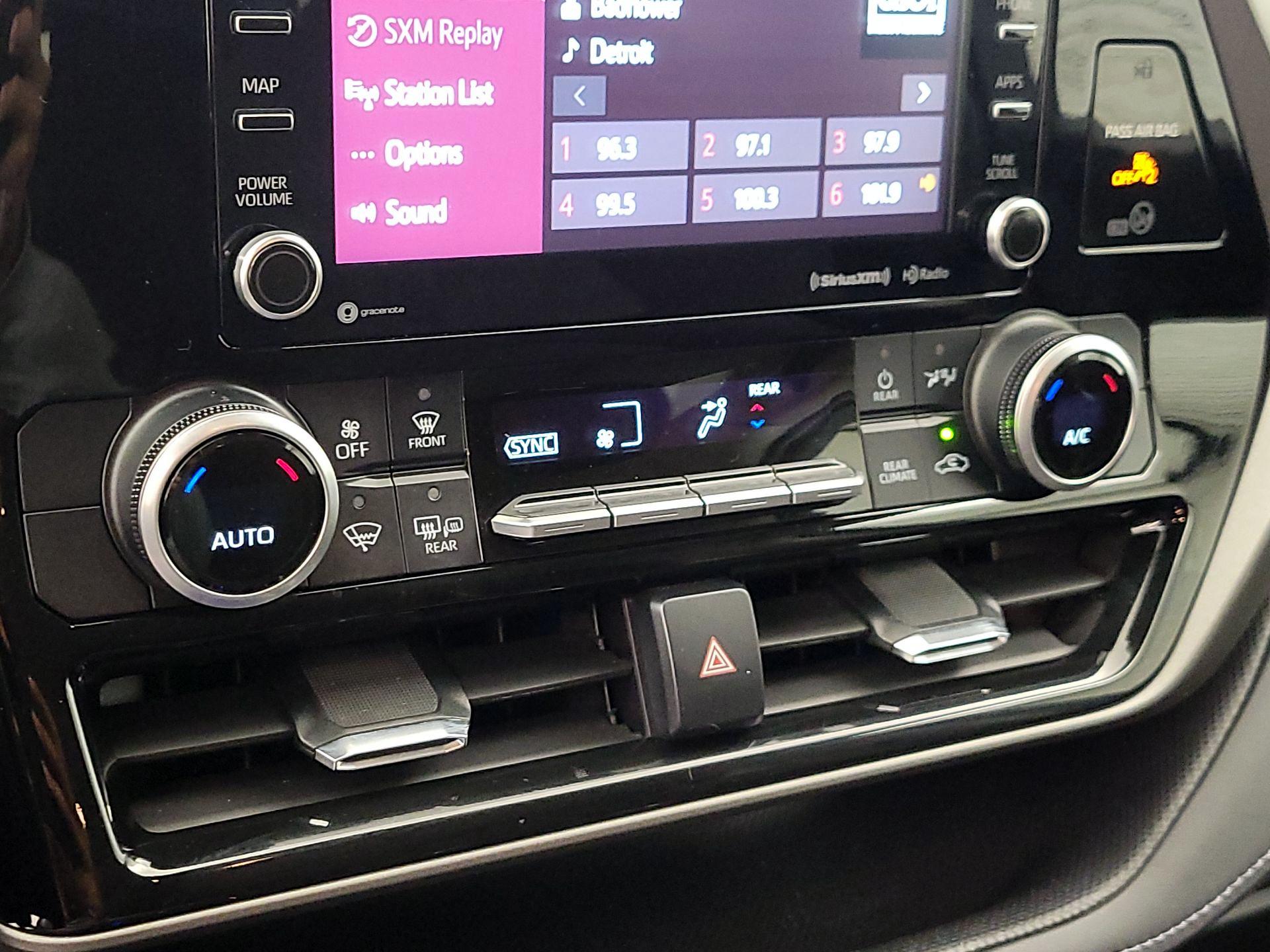 Thumbnail: 2021 Toyota Highlander - 16