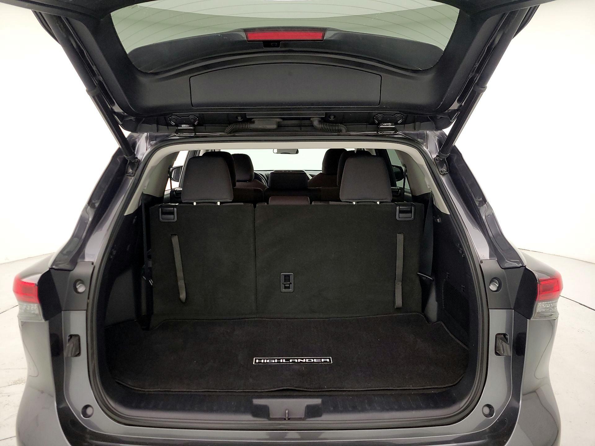 Thumbnail: 2021 Toyota Highlander - 20