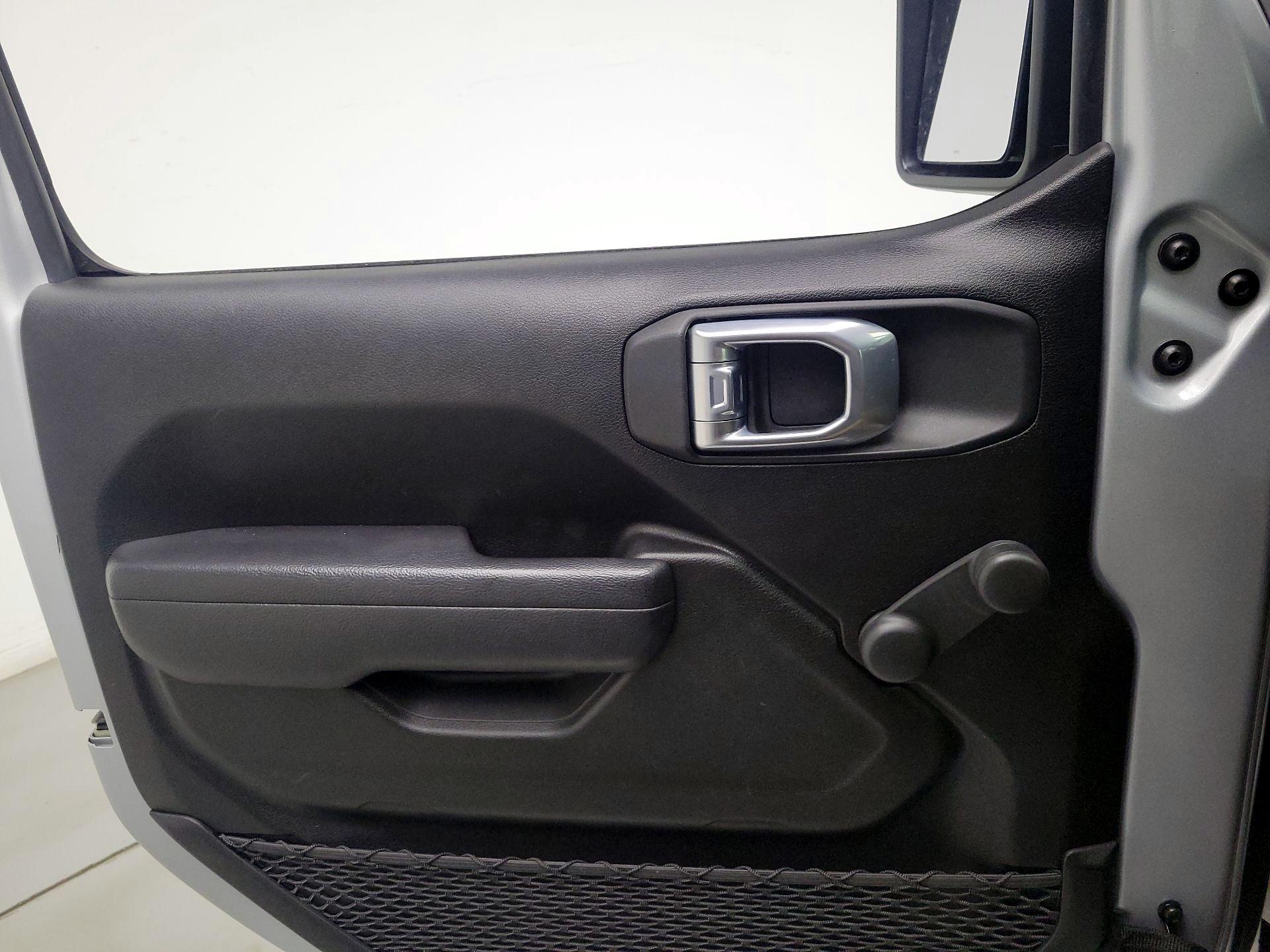 Thumbnail: 2022 Jeep Wrangler - 12