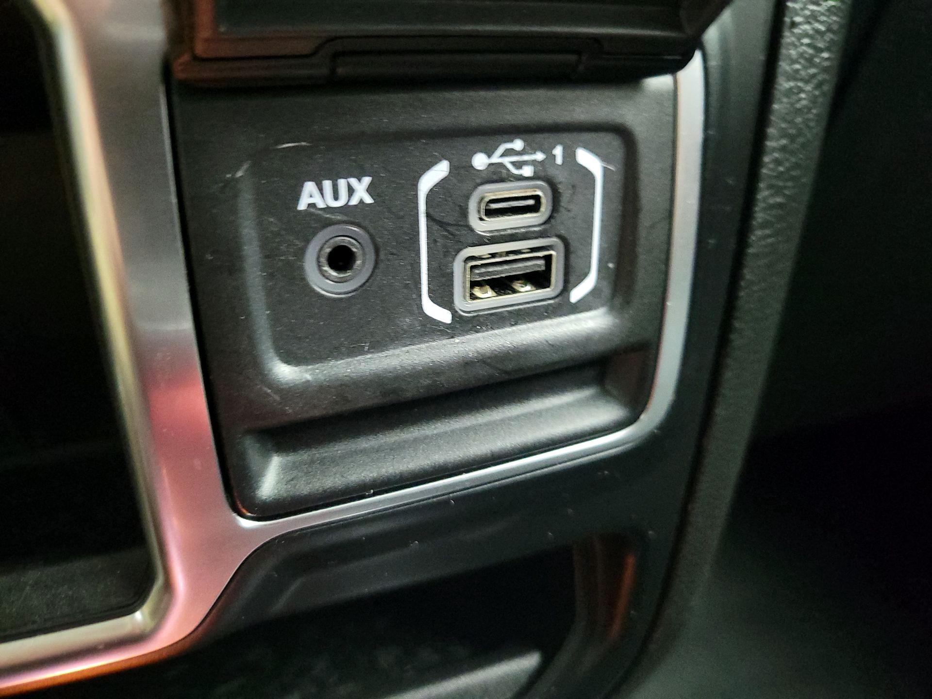 Thumbnail: 2022 Jeep Wrangler - 18