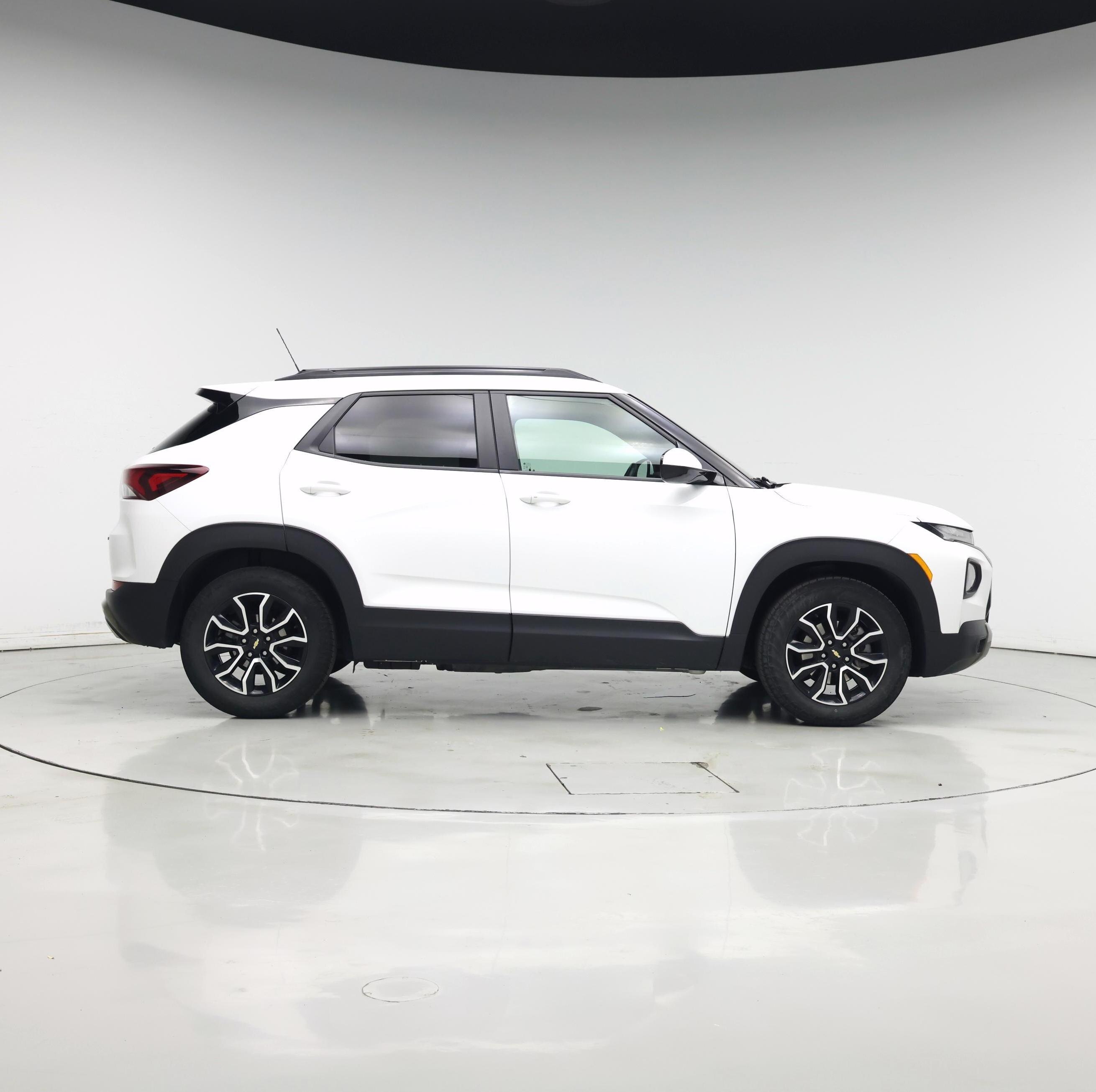 Thumbnail: 2023 Chevrolet TrailBlazer - 7