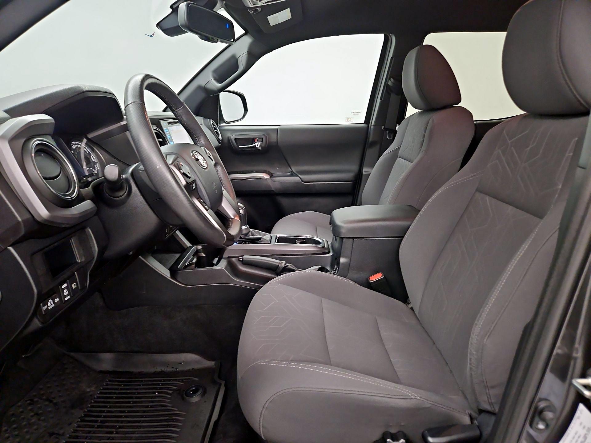 Thumbnail: 2018 Toyota Tacoma - 11