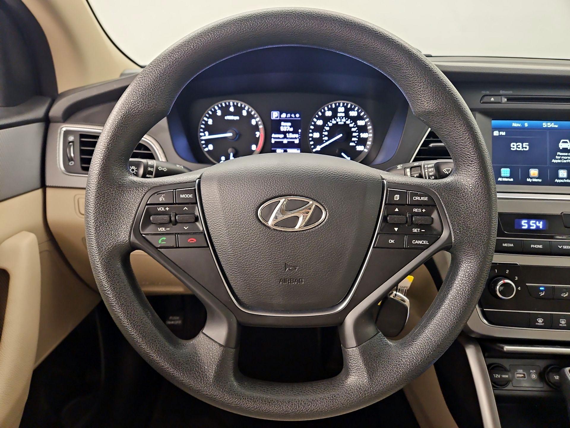 Thumbnail: 2016 Hyundai Sonata - 10