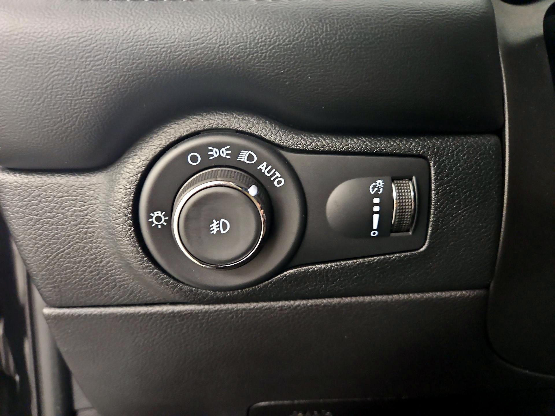 Thumbnail: 2022 Dodge Durango - 13