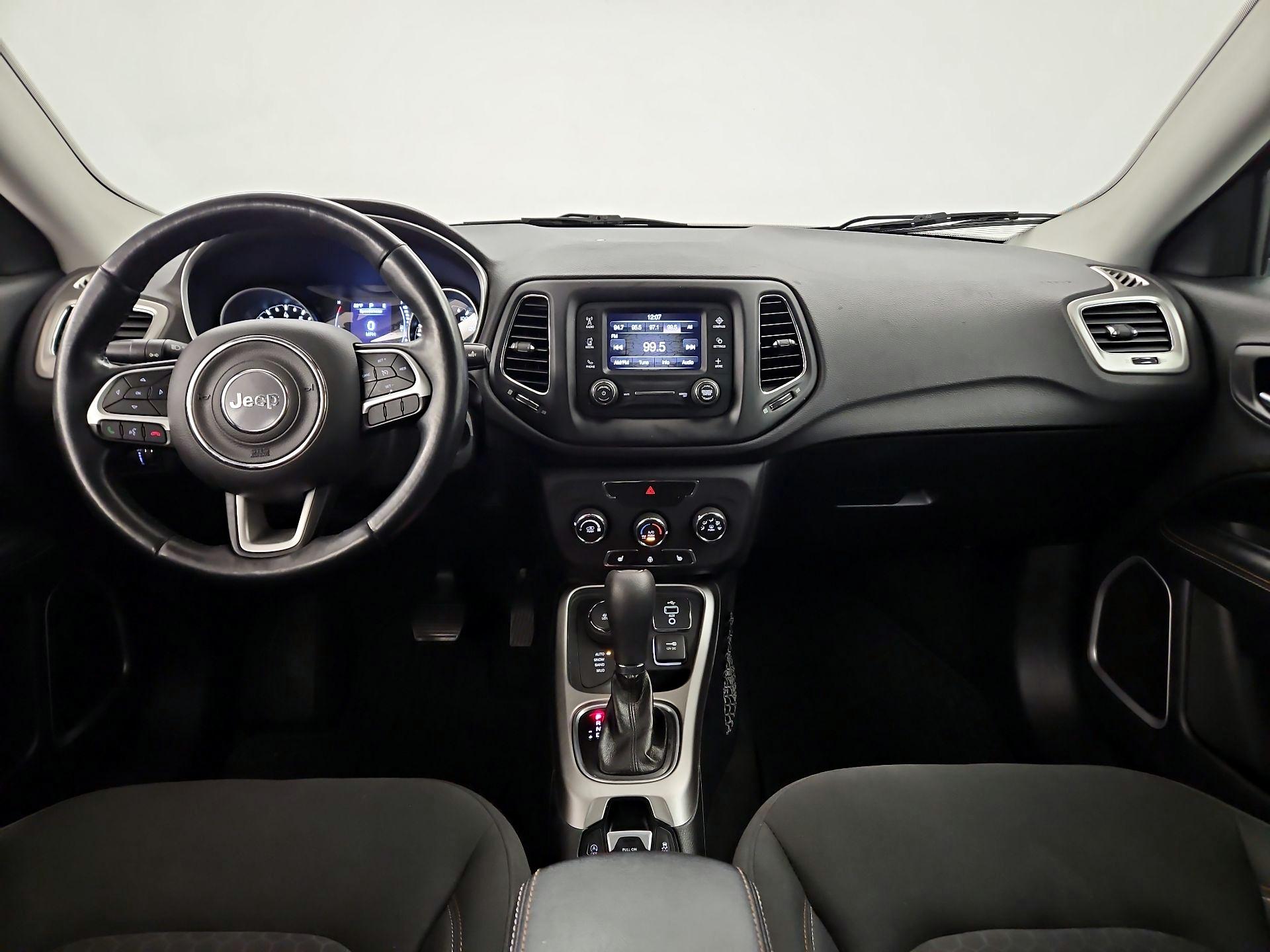 Thumbnail: 2018 Jeep Compass - 9