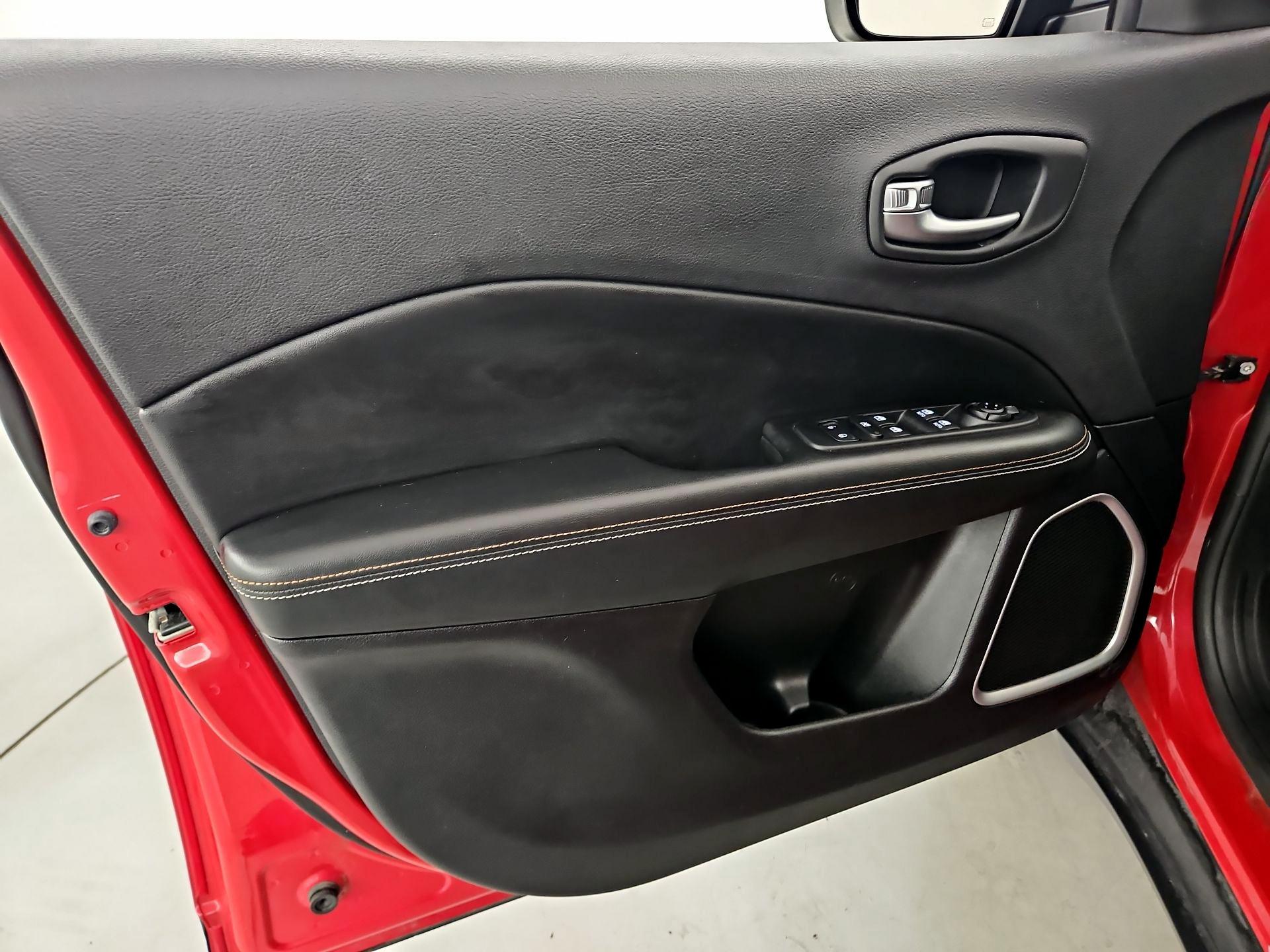 Thumbnail: 2018 Jeep Compass - 12