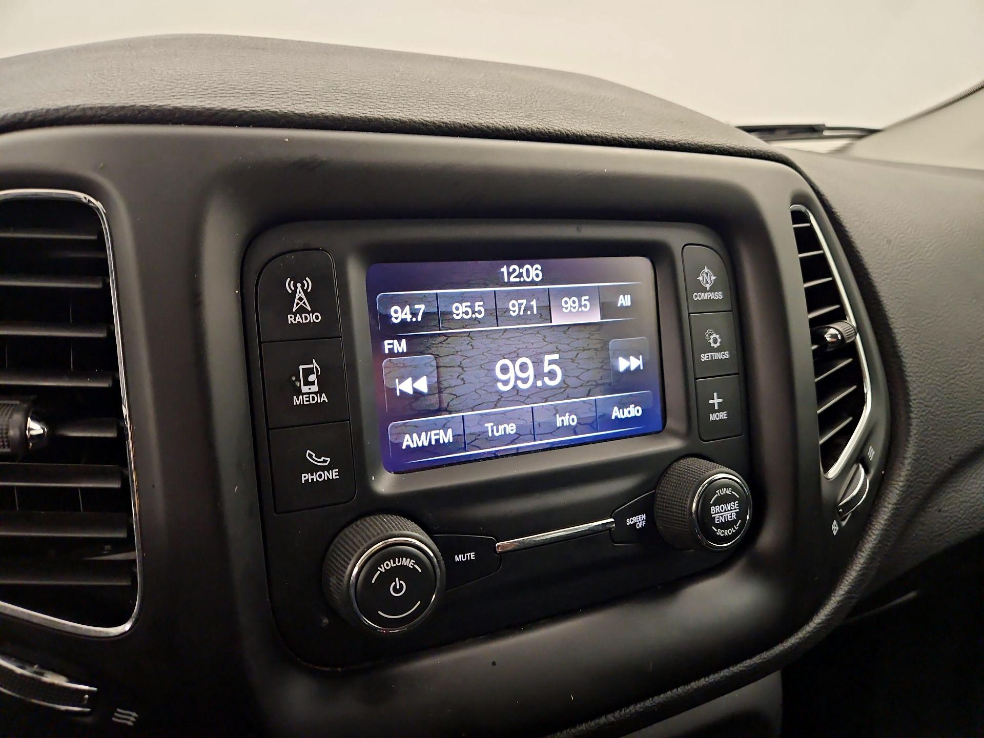 Thumbnail: 2018 Jeep Compass - 15