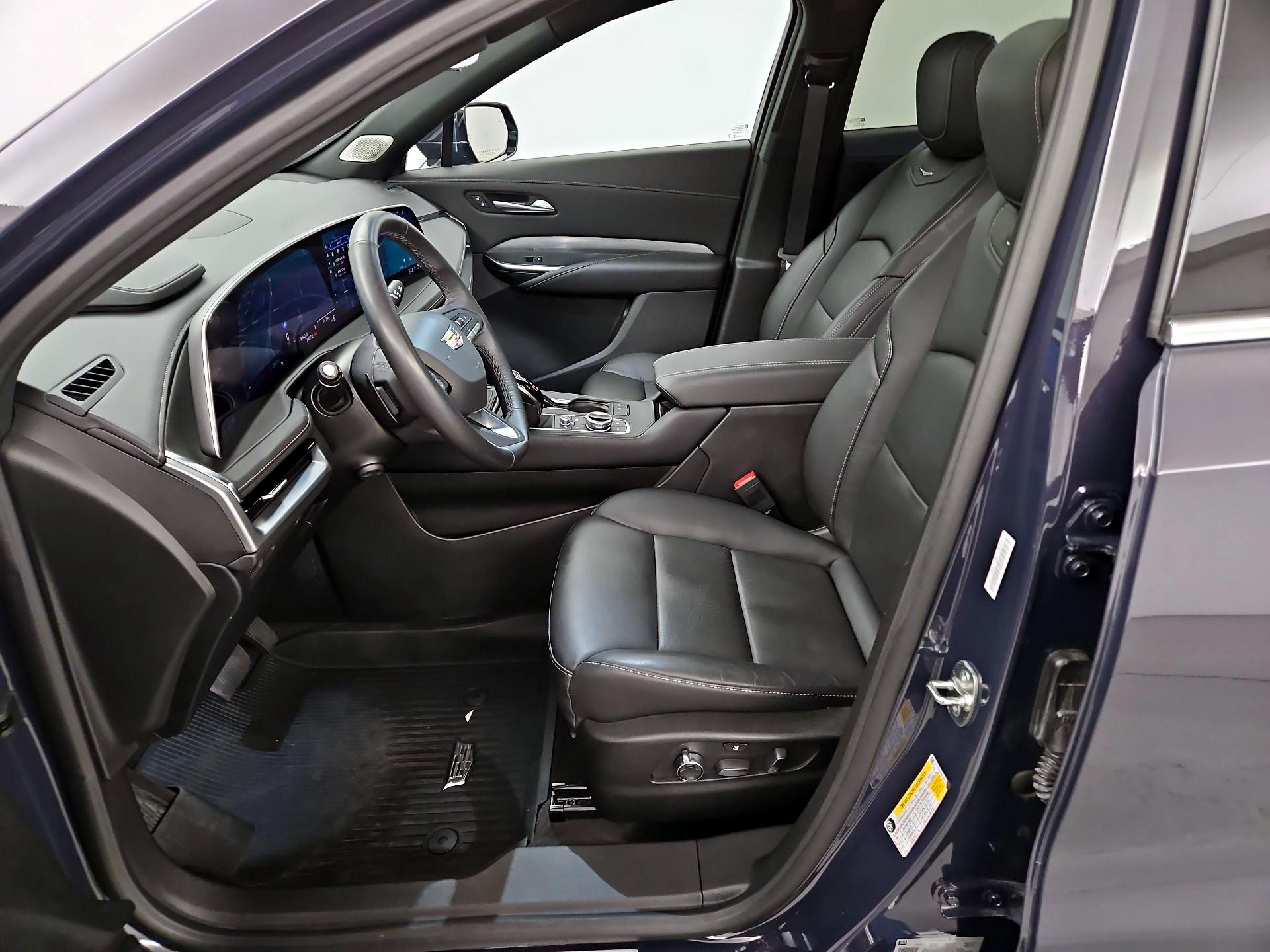 Thumbnail: 2024 Cadillac XT4 - 11