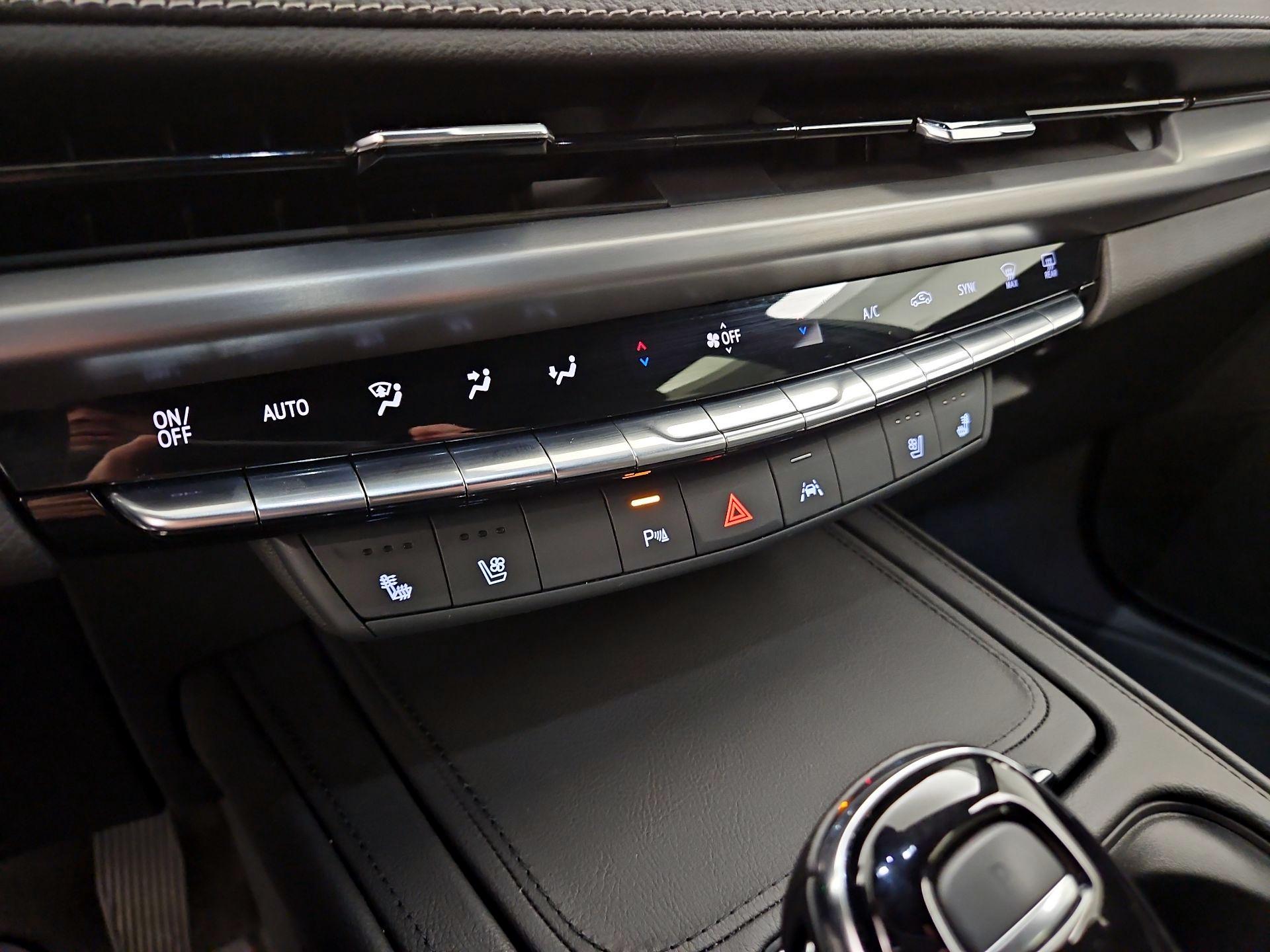 Thumbnail: 2024 Cadillac XT4 - 17
