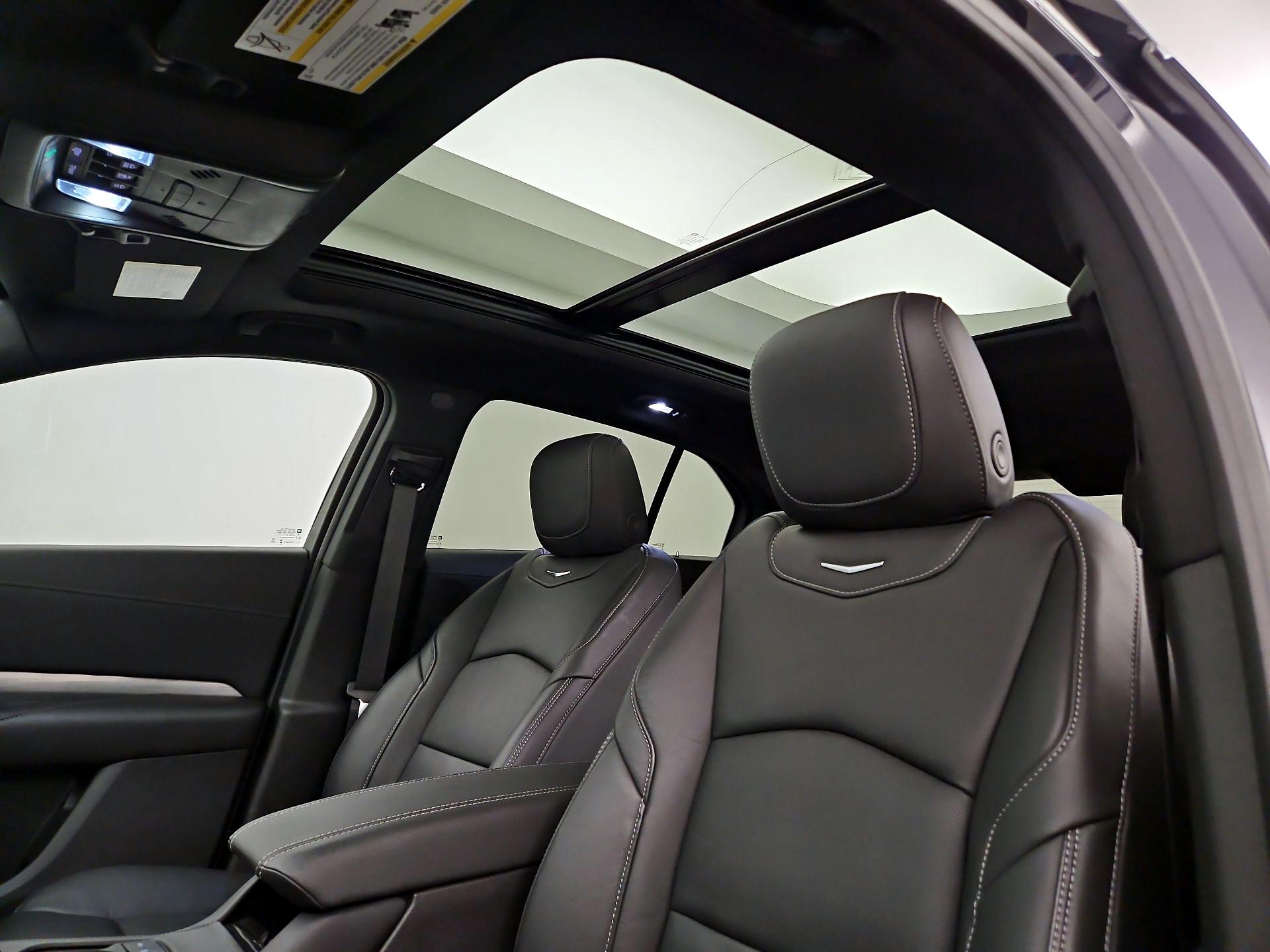 Thumbnail: 2024 Cadillac XT4 - 20