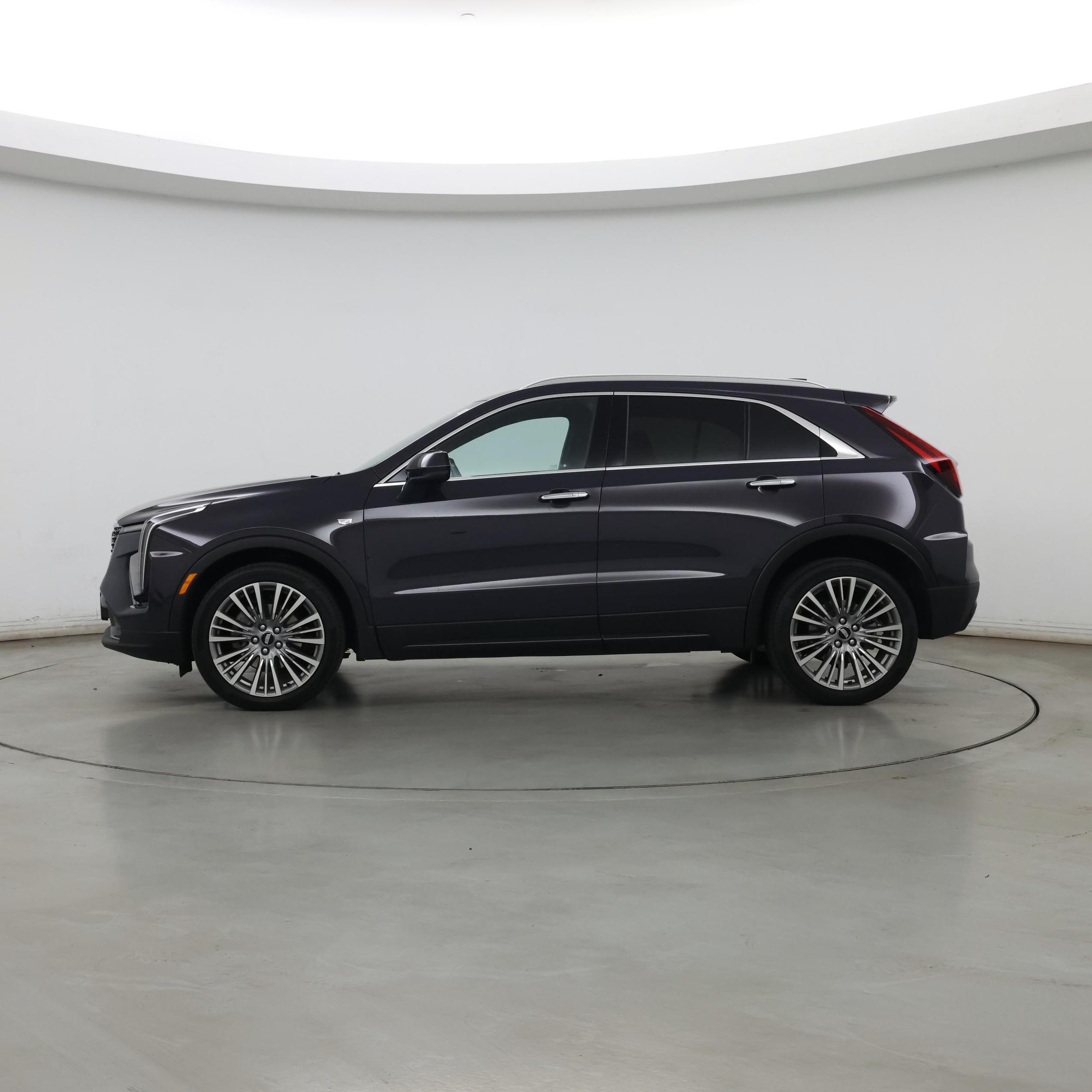 Thumbnail: 2024 Cadillac XT4 - 3