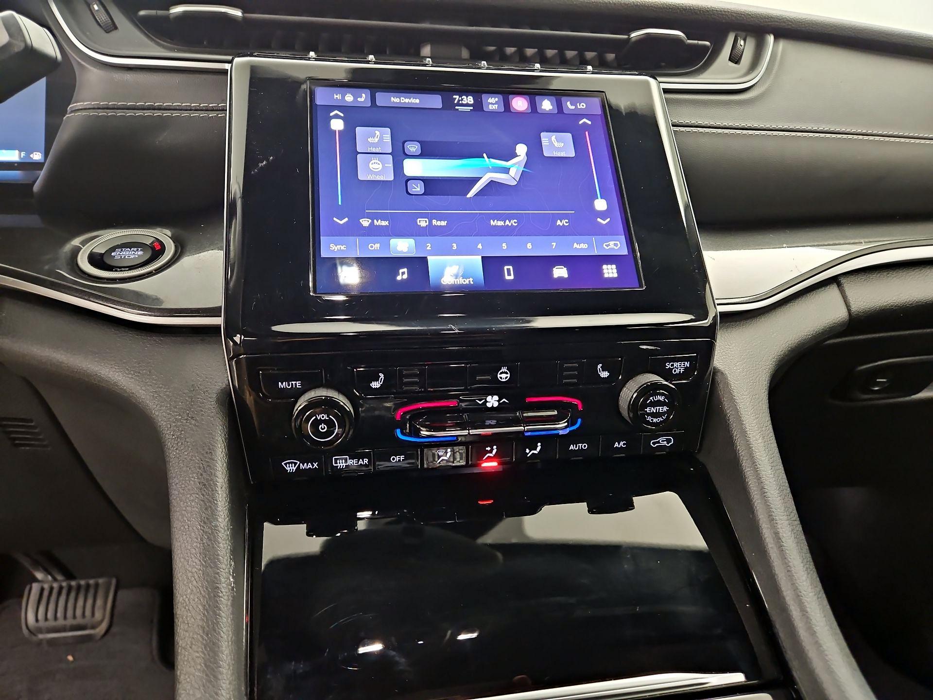 Thumbnail: 2022 Jeep Grand Cherokee - 16