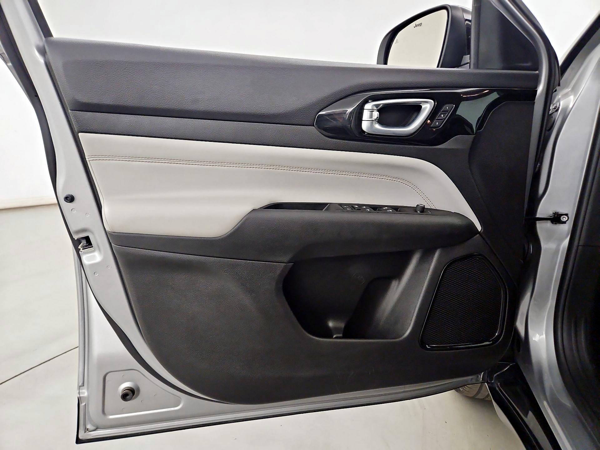 Thumbnail: 2022 Jeep Compass - 12