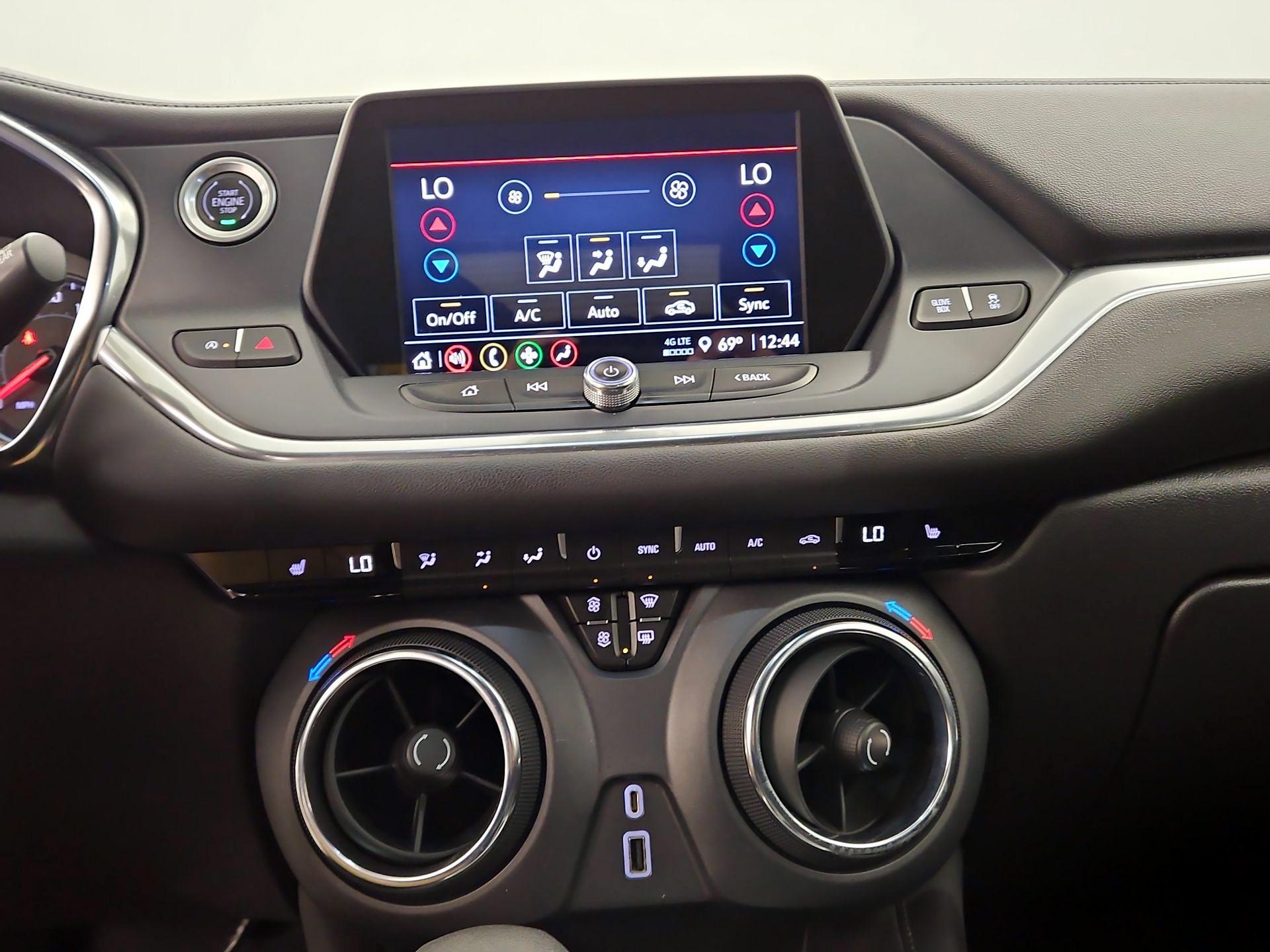 Thumbnail: 2022 Chevrolet Blazer - 16
