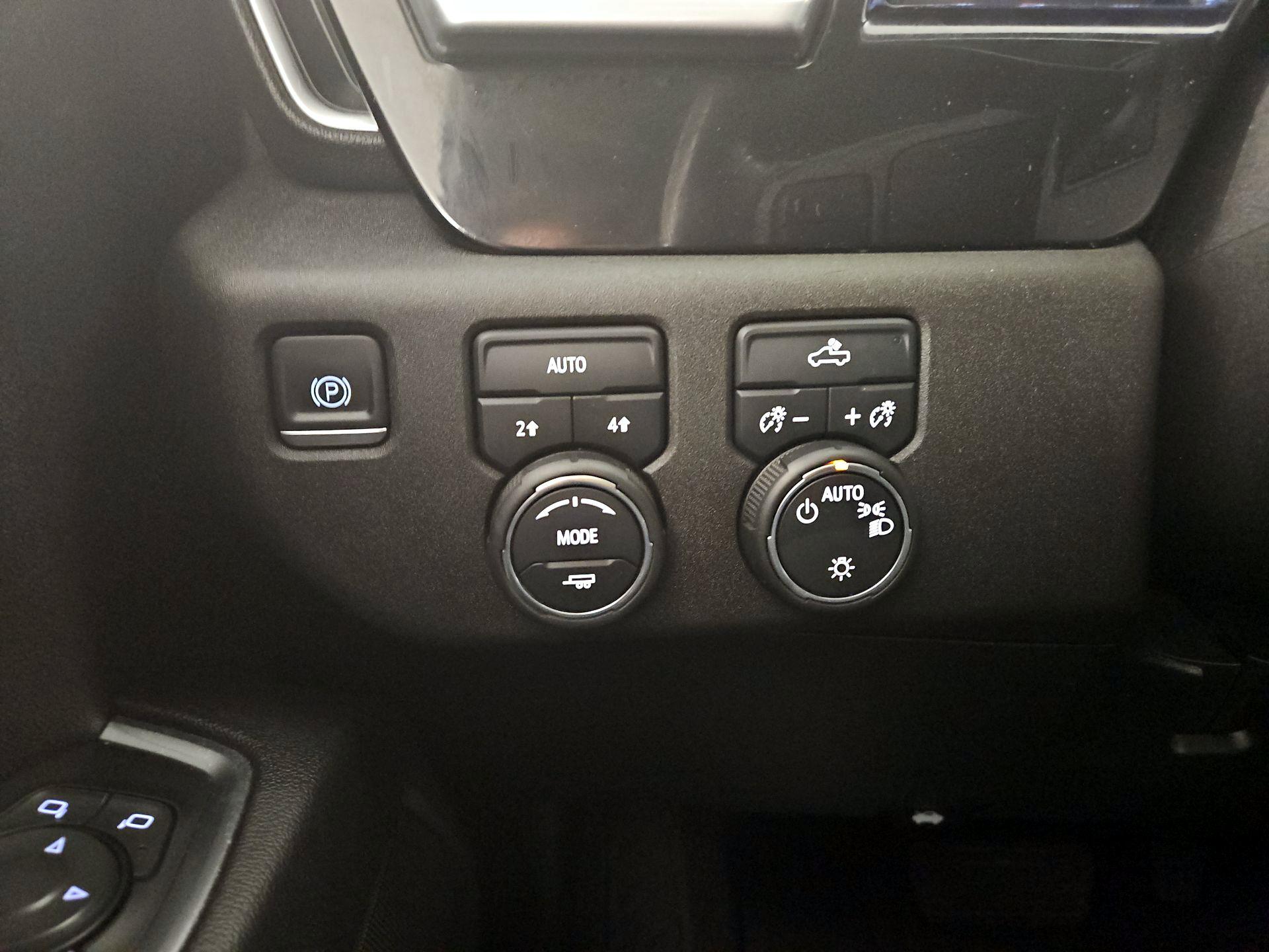 Thumbnail: 2022 Chevrolet Silverado 1500 - 13