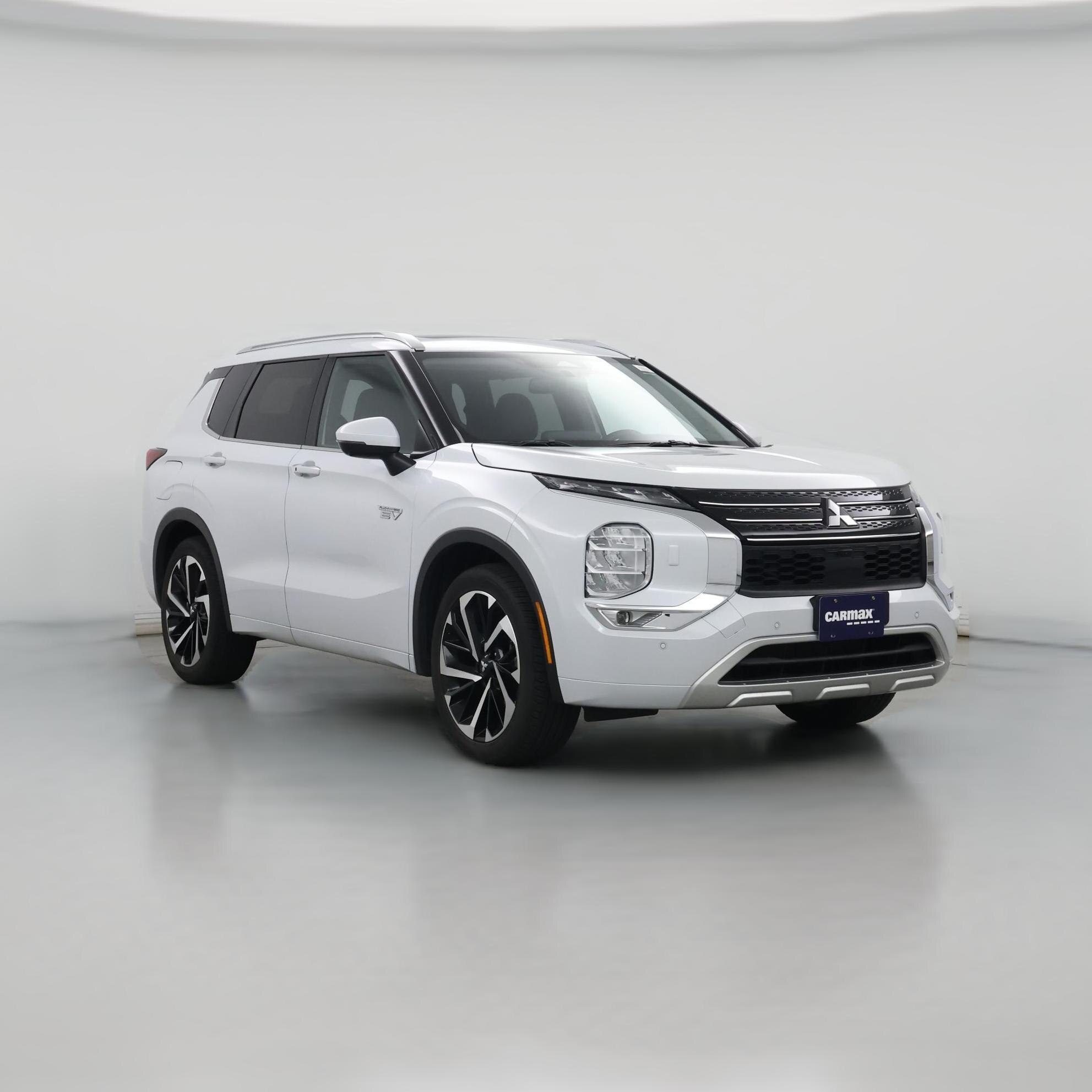 Thumbnail: 2023 Mitsubishi Outlander - 1