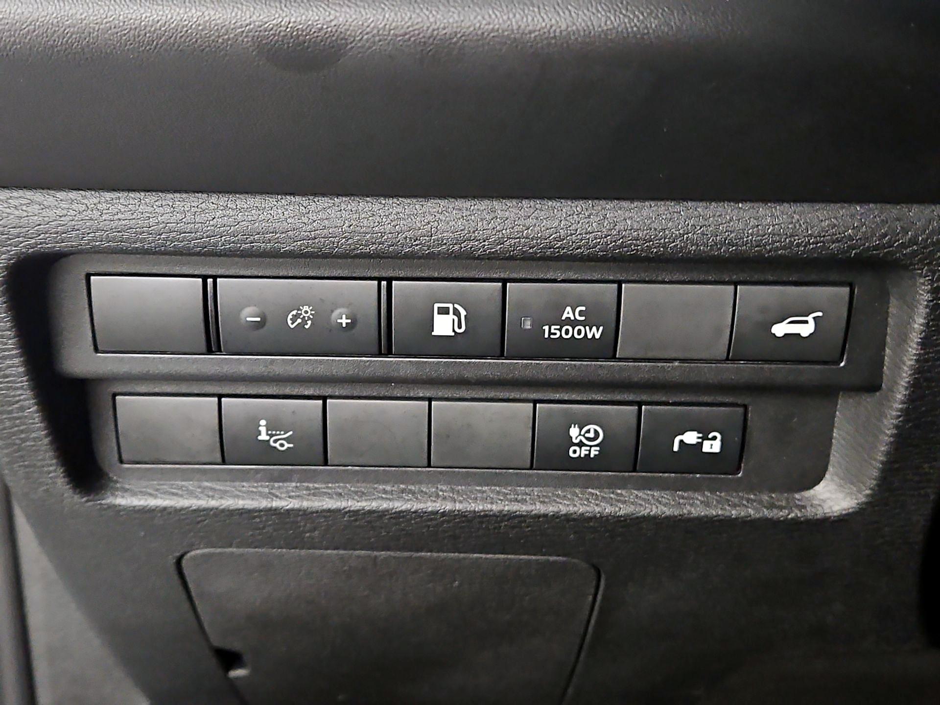 Thumbnail: 2023 Mitsubishi Outlander - 13
