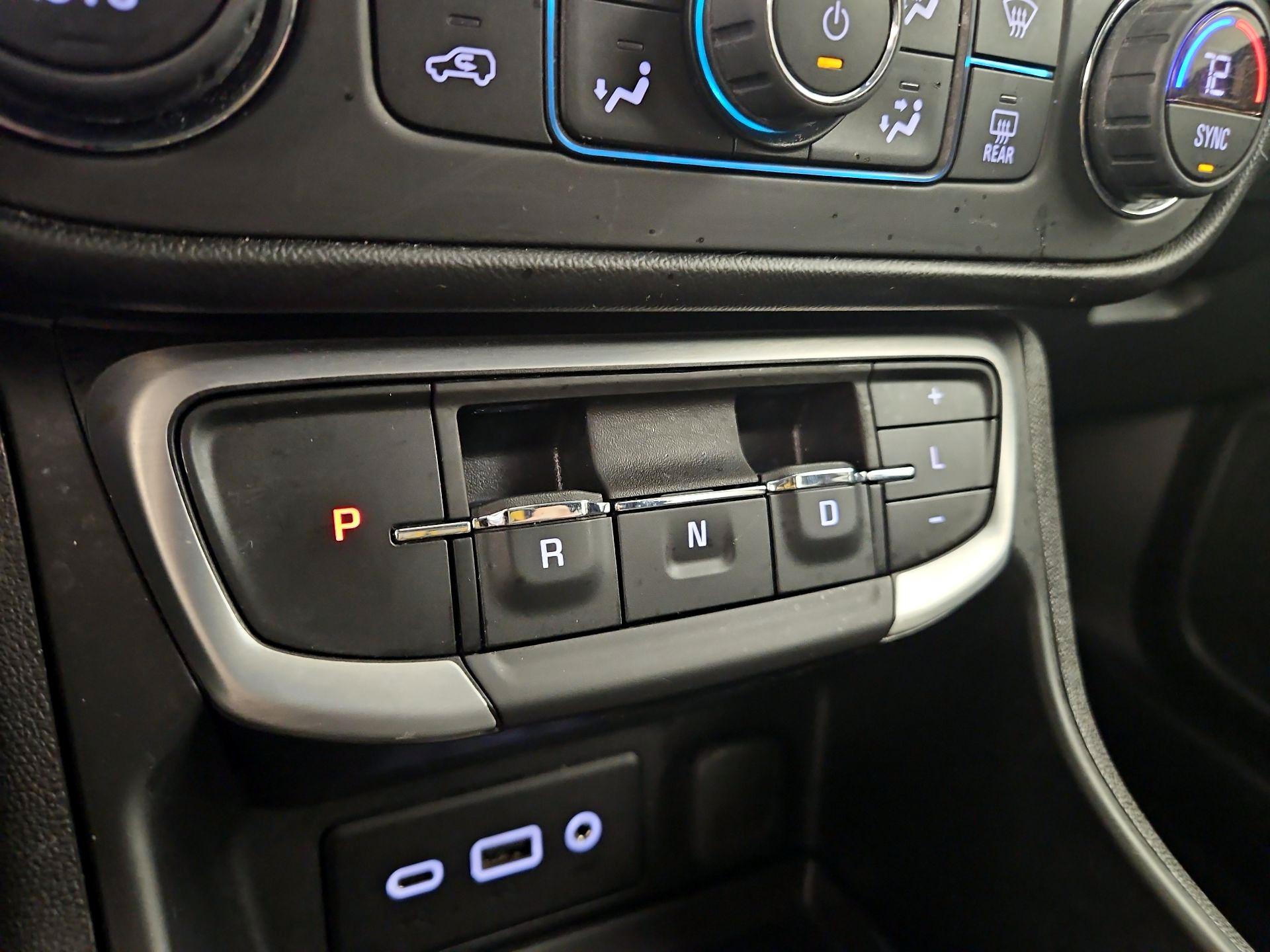 Thumbnail: 2022 GMC Terrain - 17