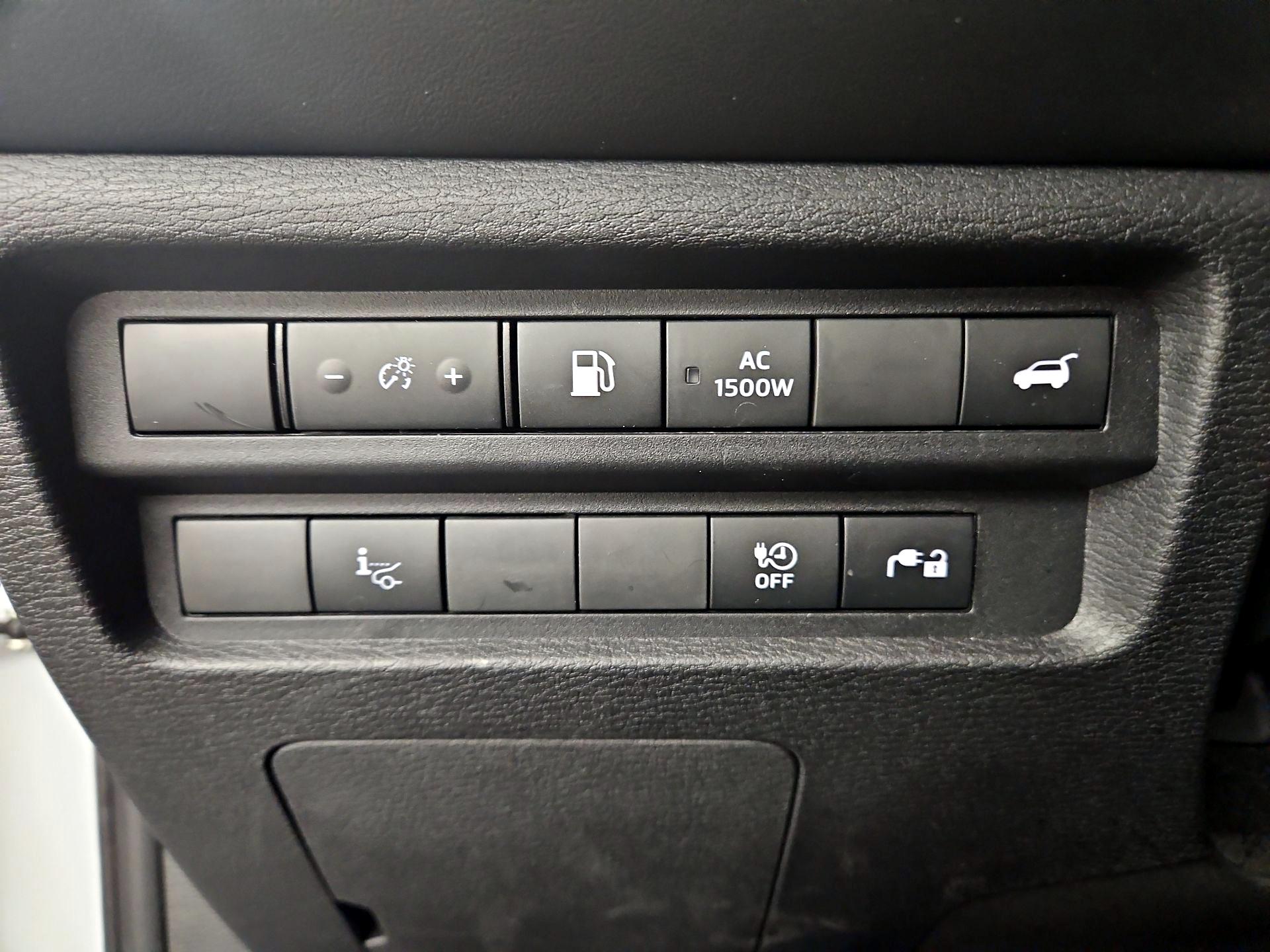 Thumbnail: 2023 Mitsubishi Outlander - 13