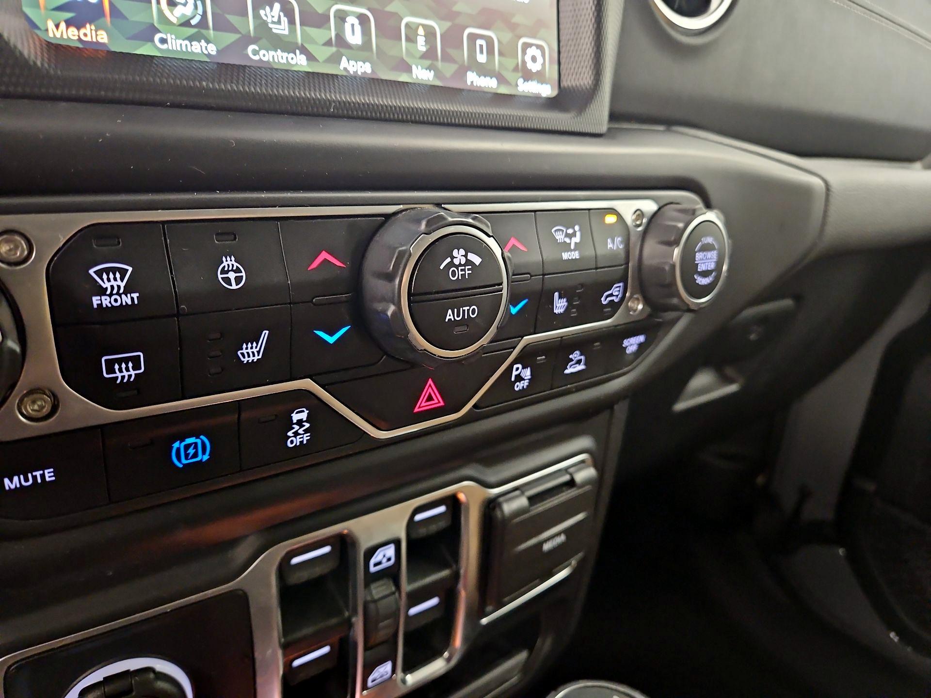 Thumbnail: 2023 Jeep Wrangler - 17