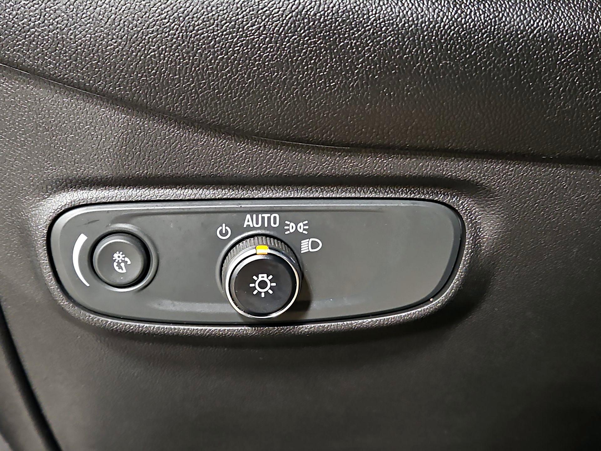 Thumbnail: 2022 Chevrolet Equinox - 13