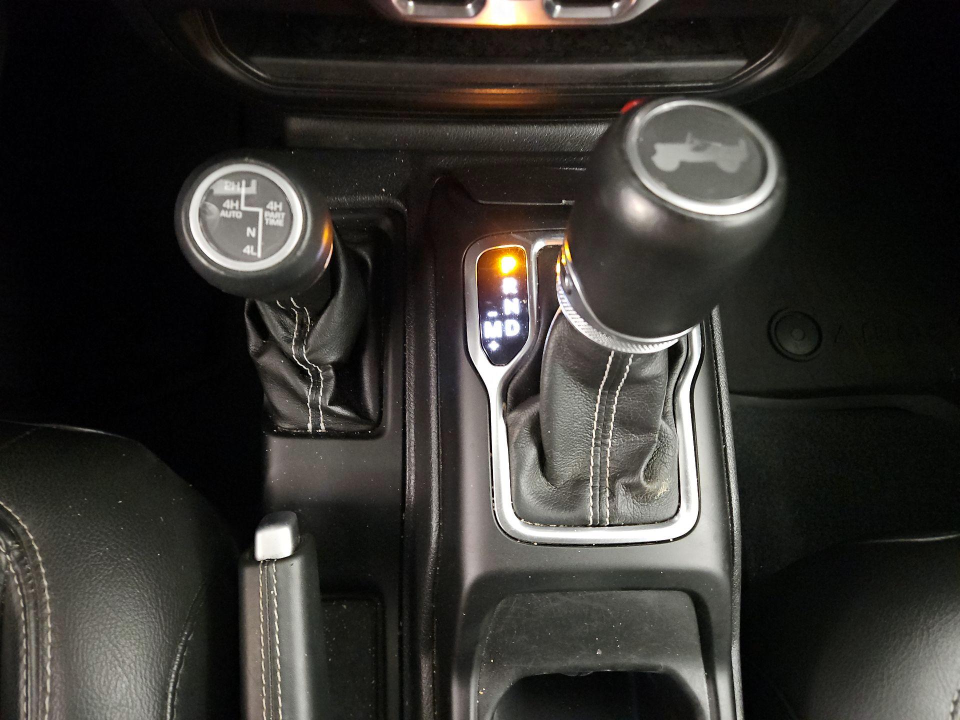 Thumbnail: 2022 Jeep Wrangler - 17