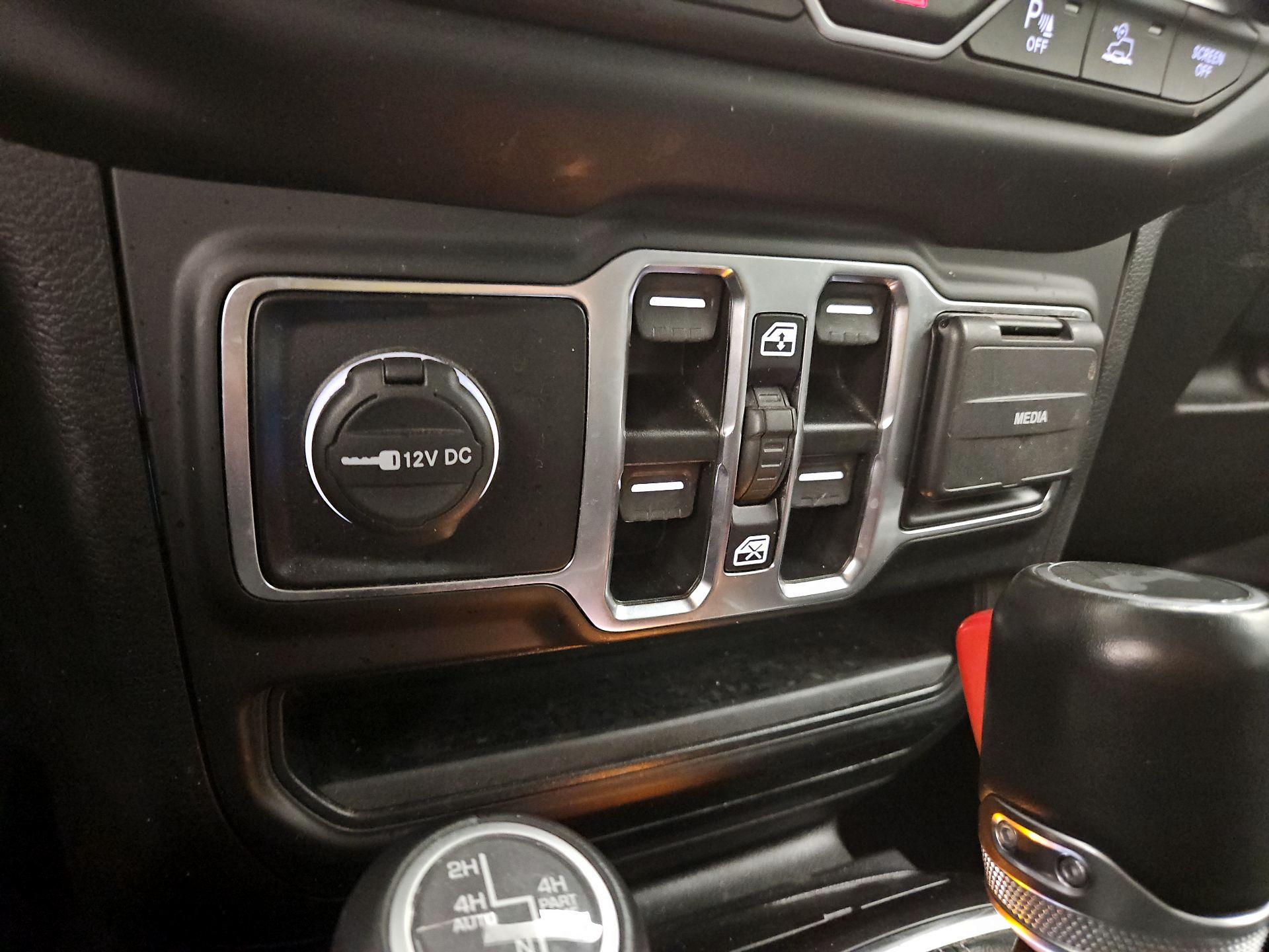 Thumbnail: 2022 Jeep Wrangler - 18