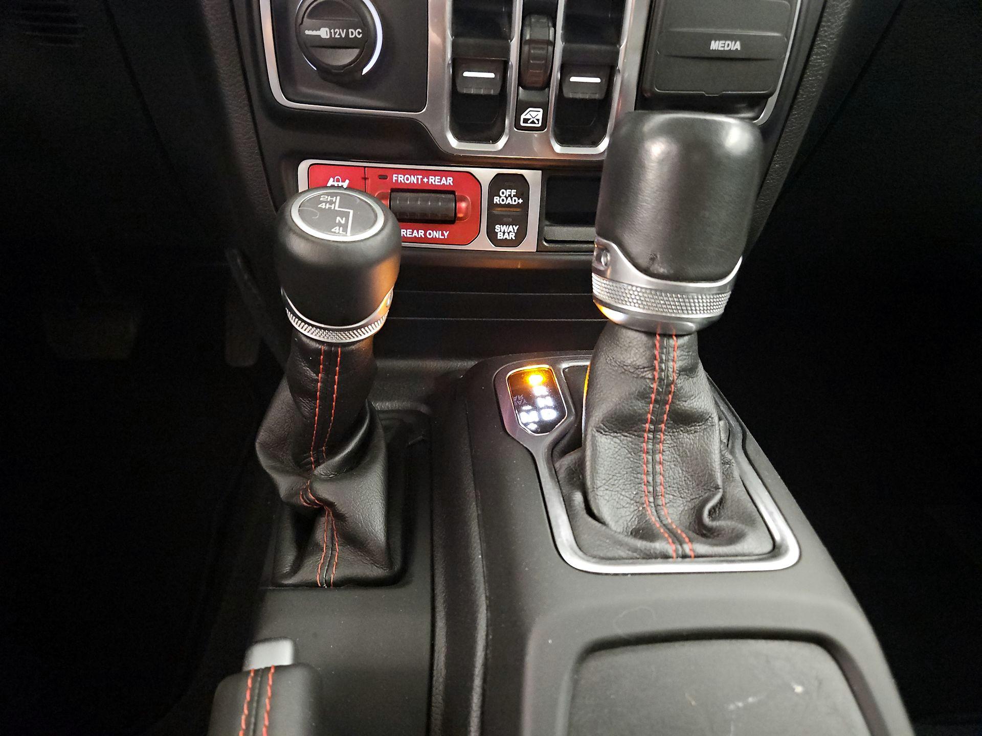 Thumbnail: 2023 Jeep Gladiator - 18