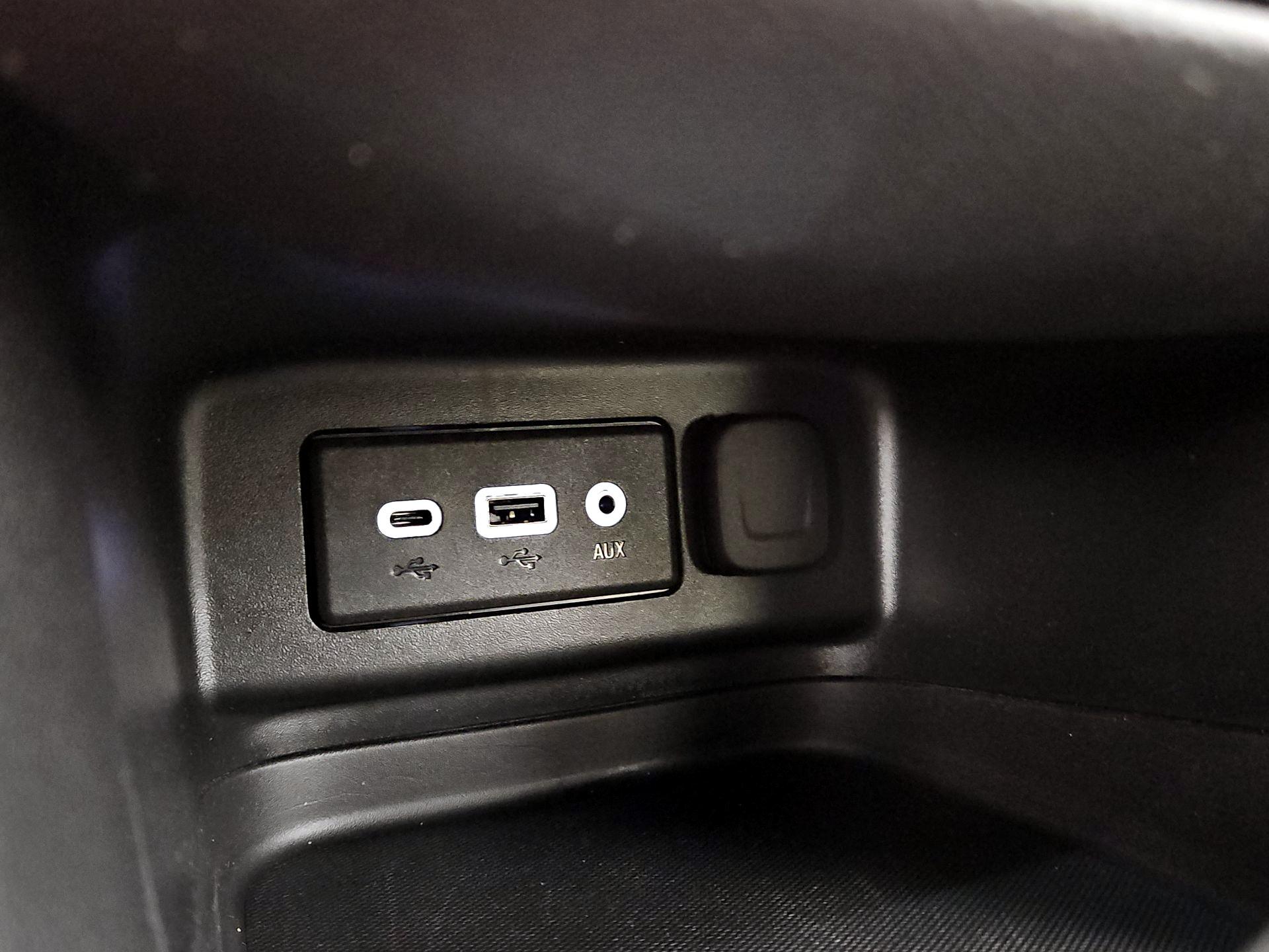 Thumbnail: 2023 Chevrolet Equinox - 18