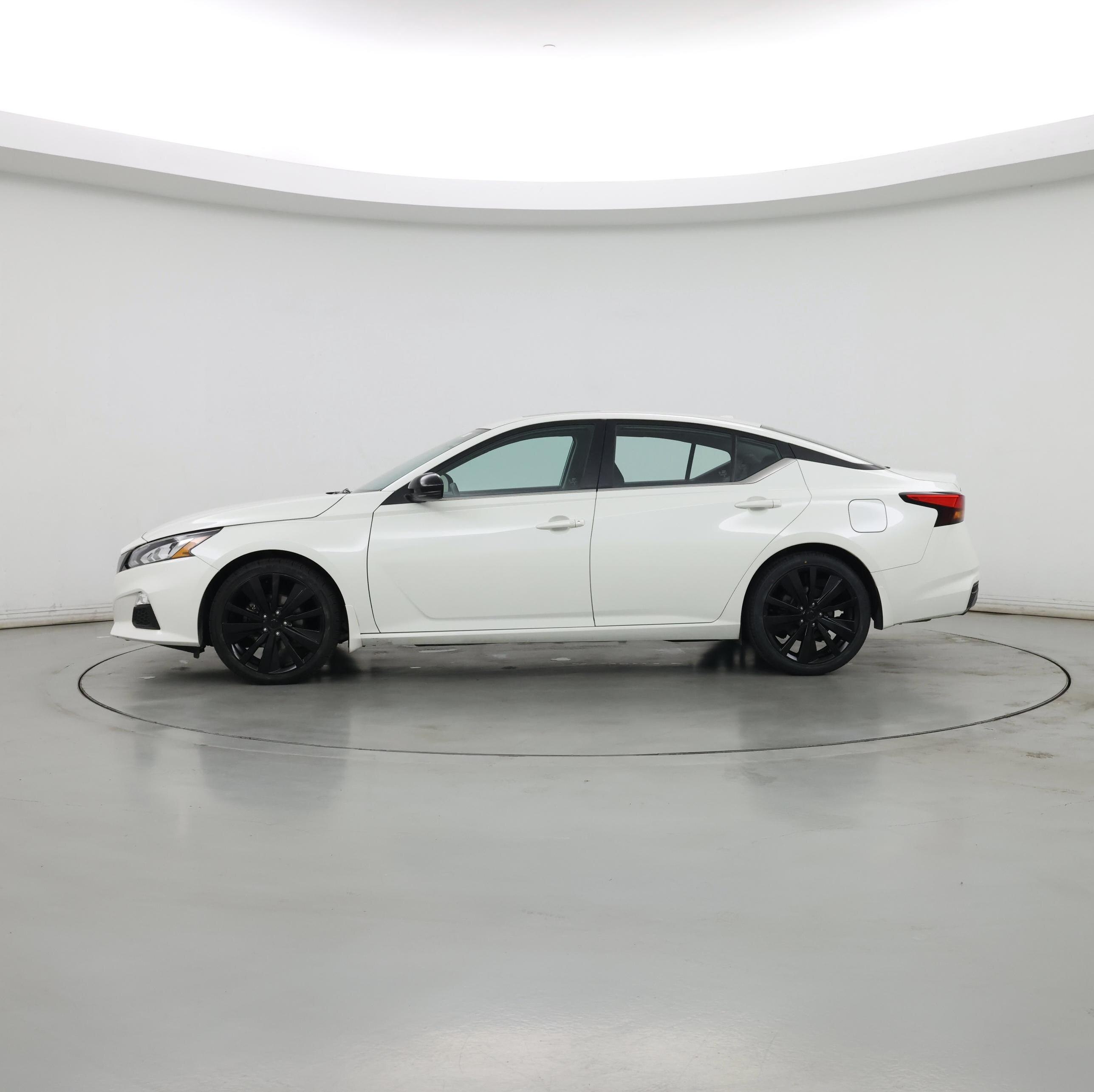 Thumbnail: 2021 Nissan Altima - 3