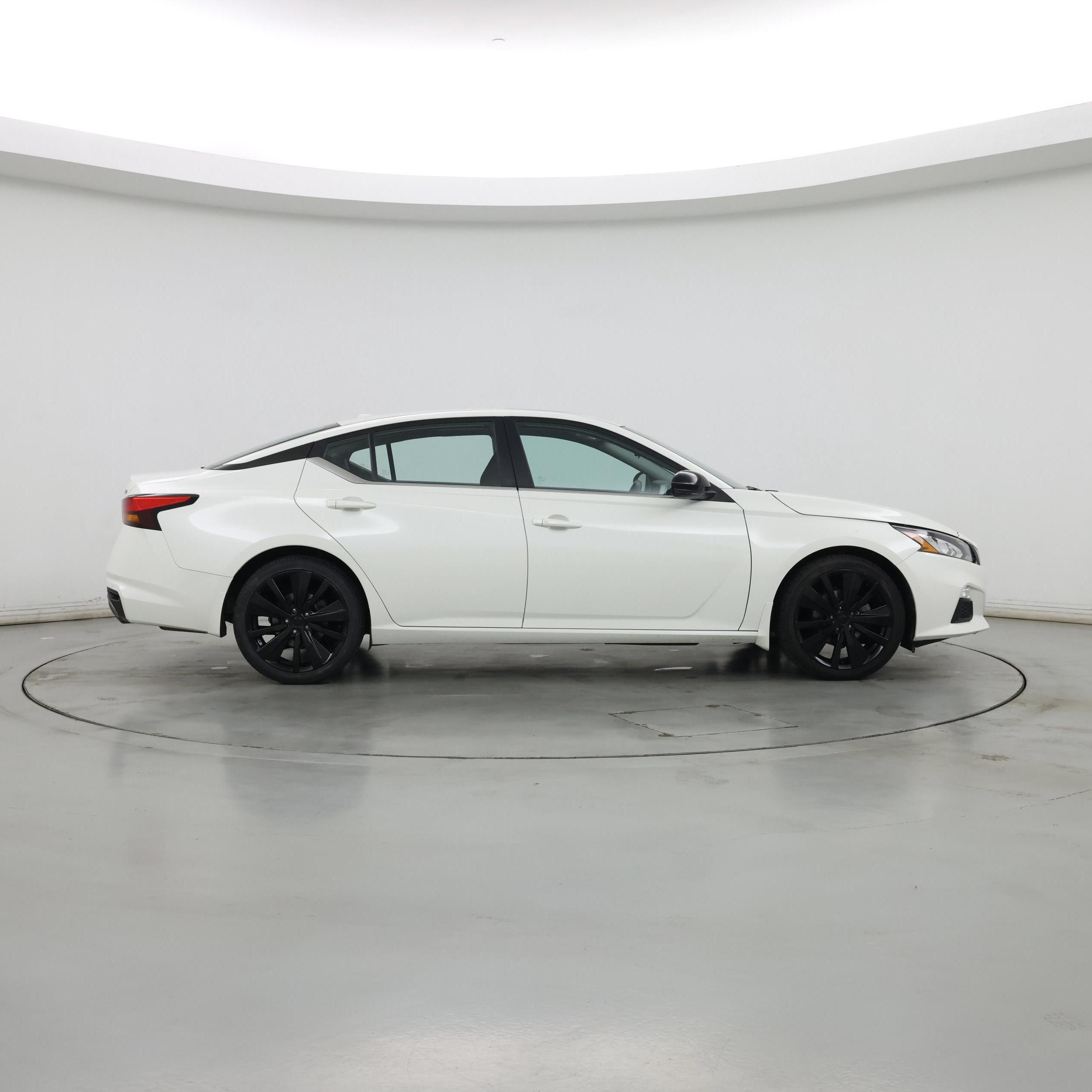 Thumbnail: 2021 Nissan Altima - 7