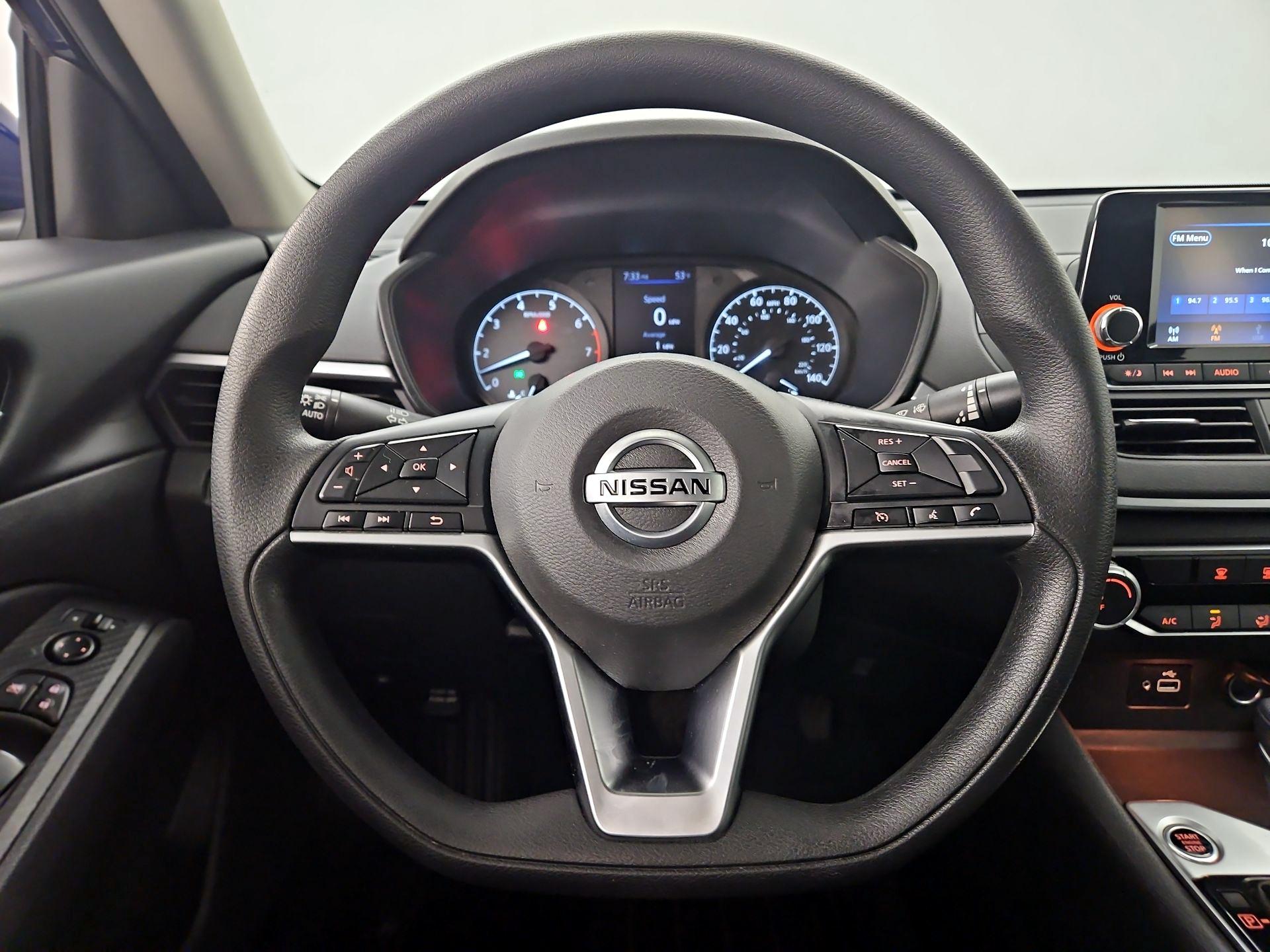 Thumbnail: 2022 Nissan Altima - 10